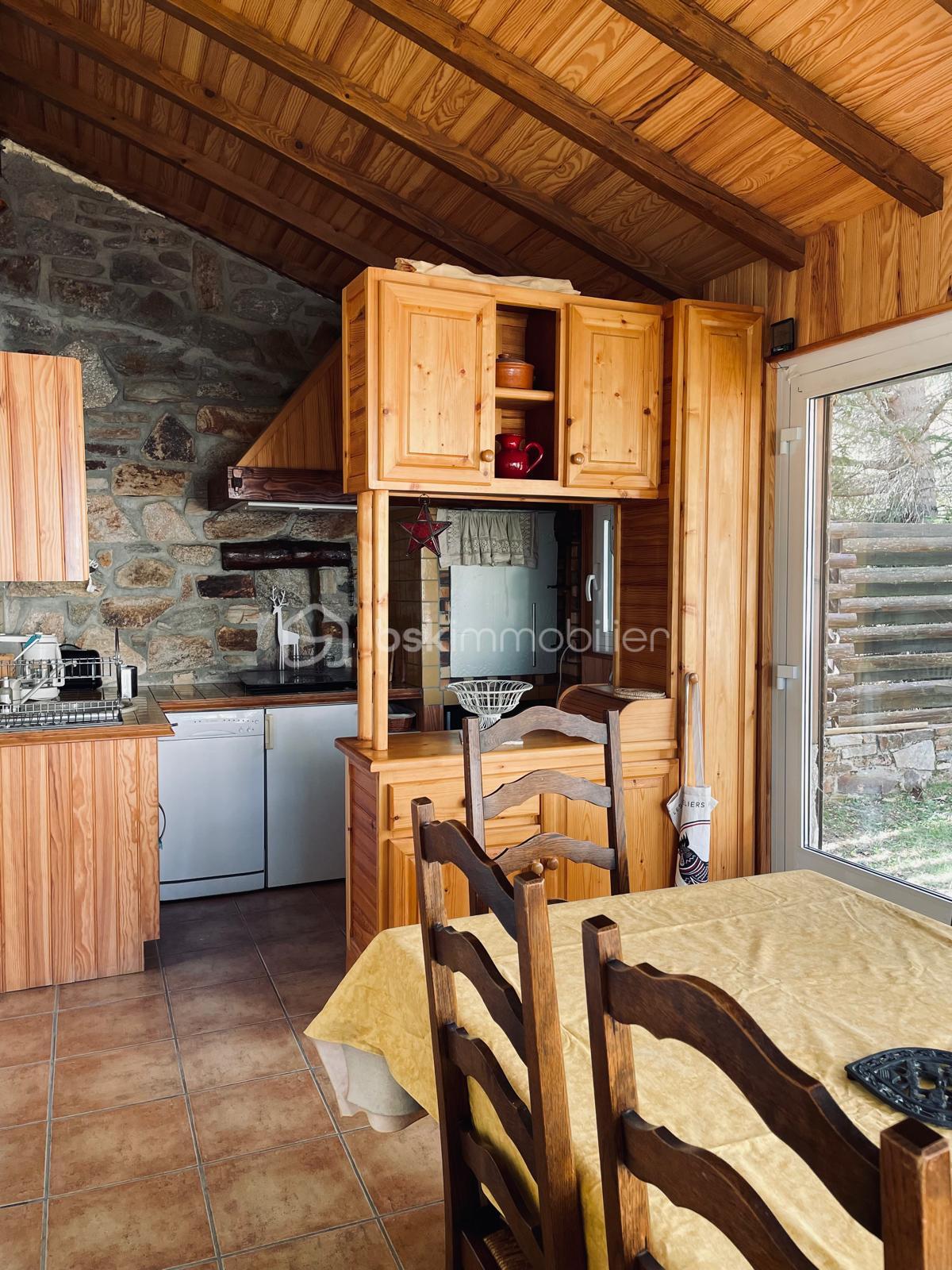 Maison jumelee de 95 m² - photo côté cuisine.jpg