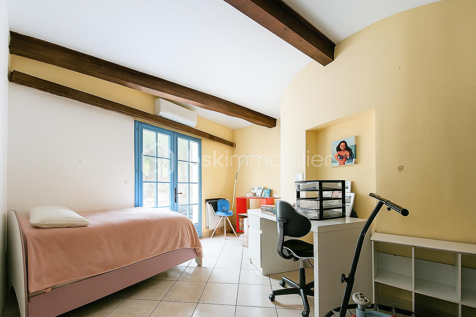 Maison de 287 m² - chambre enfant 11.png