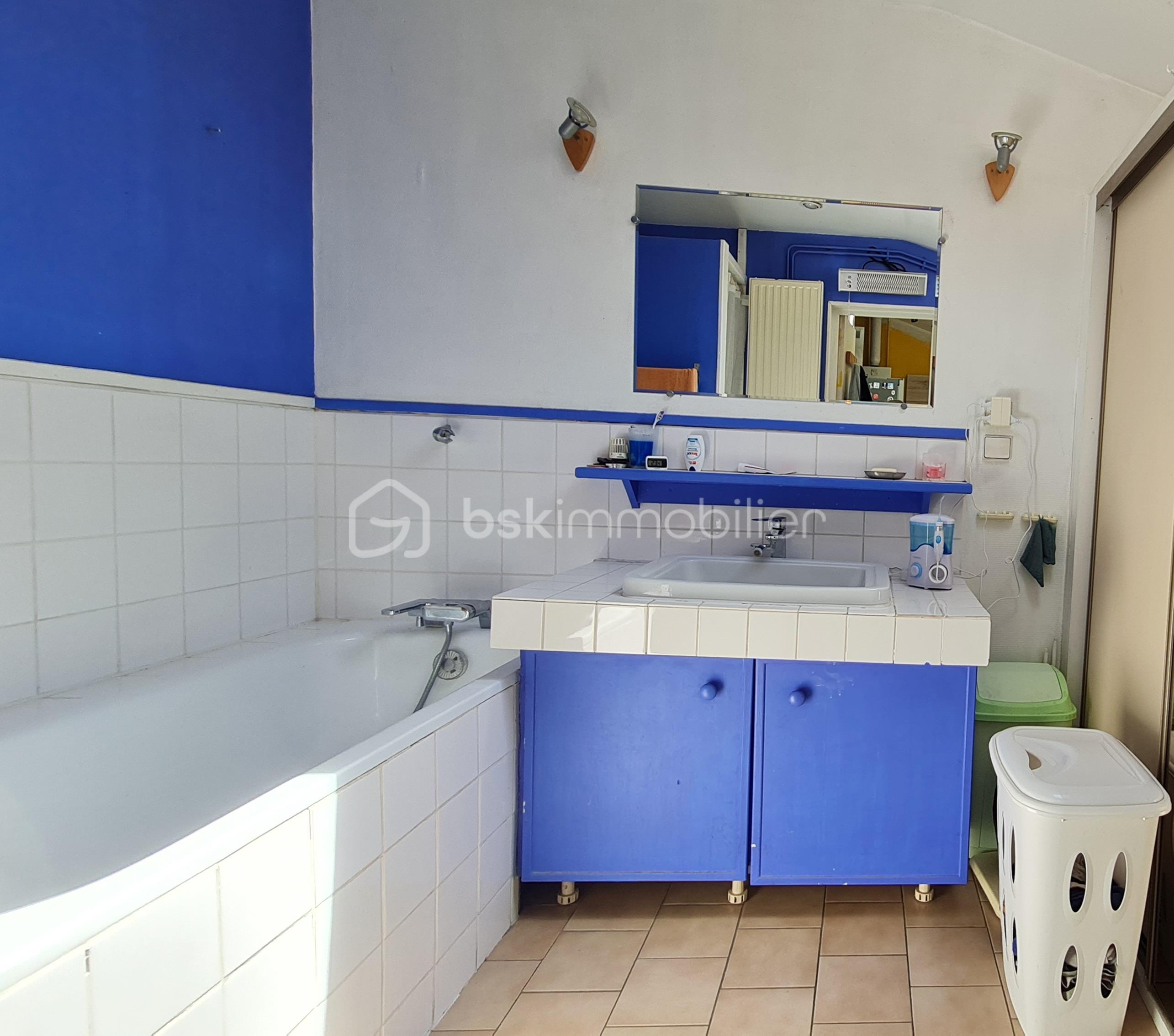 Maison de ville de 97 m² - salle de bains.jpg