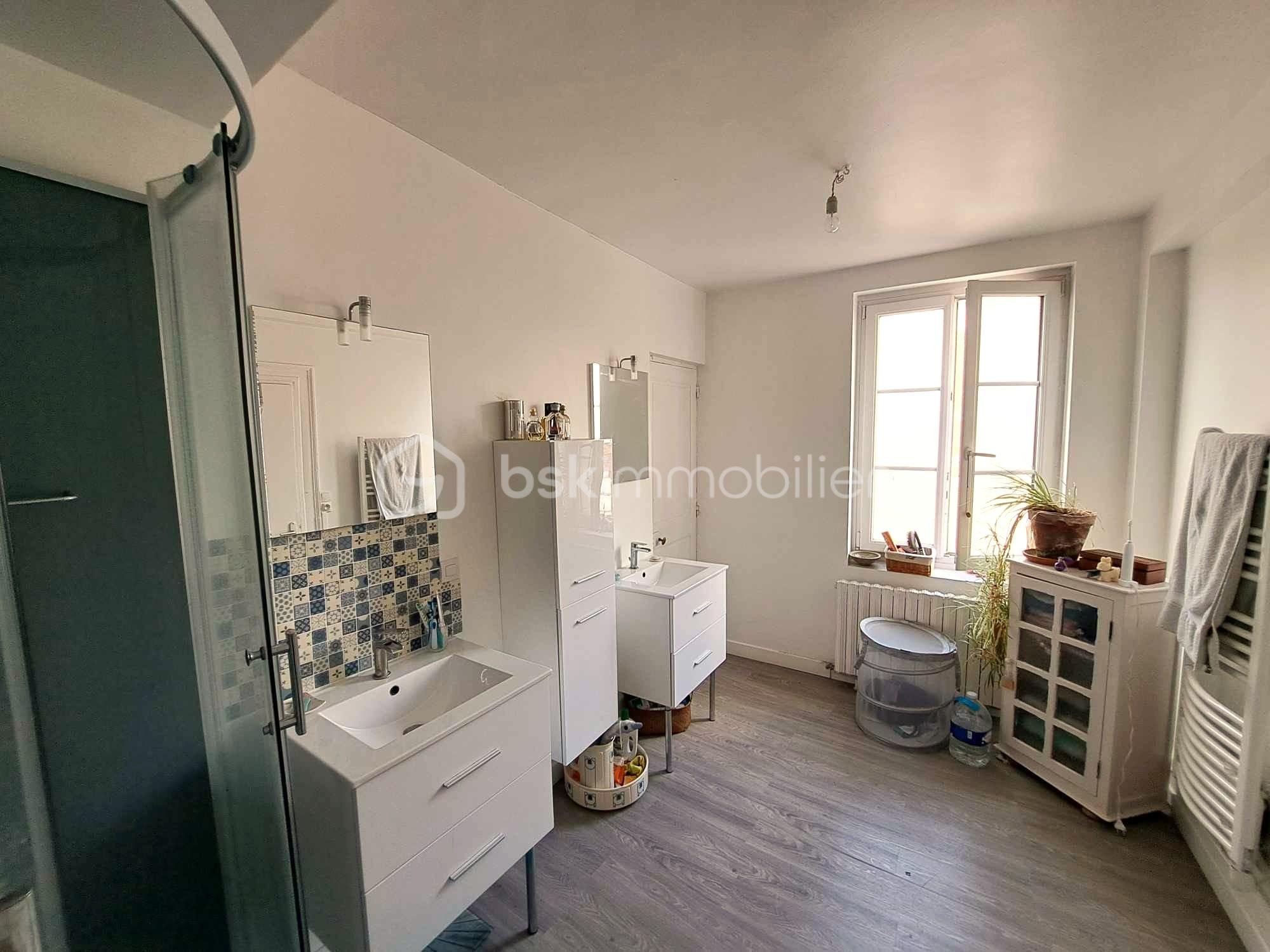 Maison de village de 84 m² - salle de douche 2.jpg