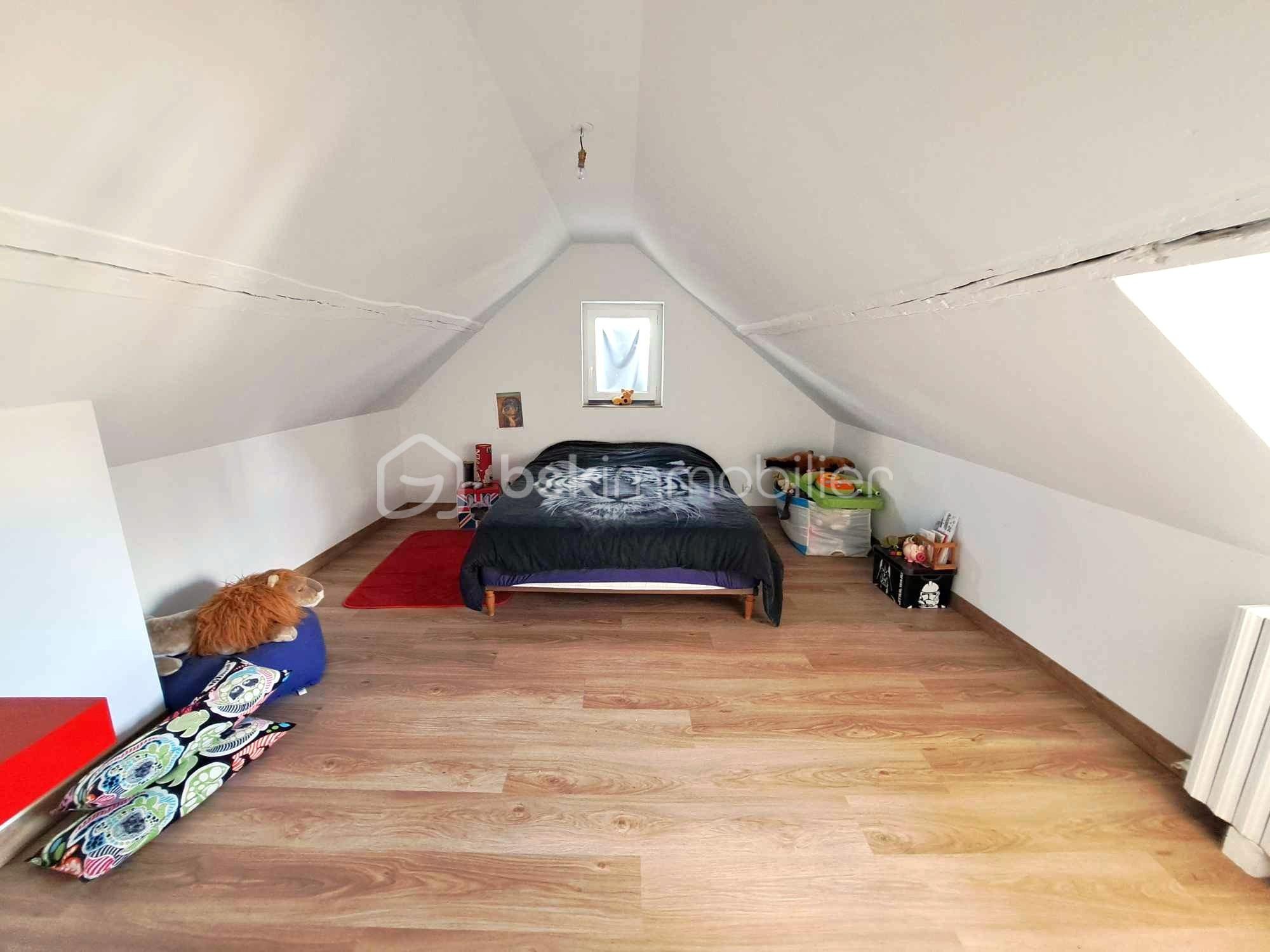 Maison de village de 84 m² - chambre 2e étage.jpg