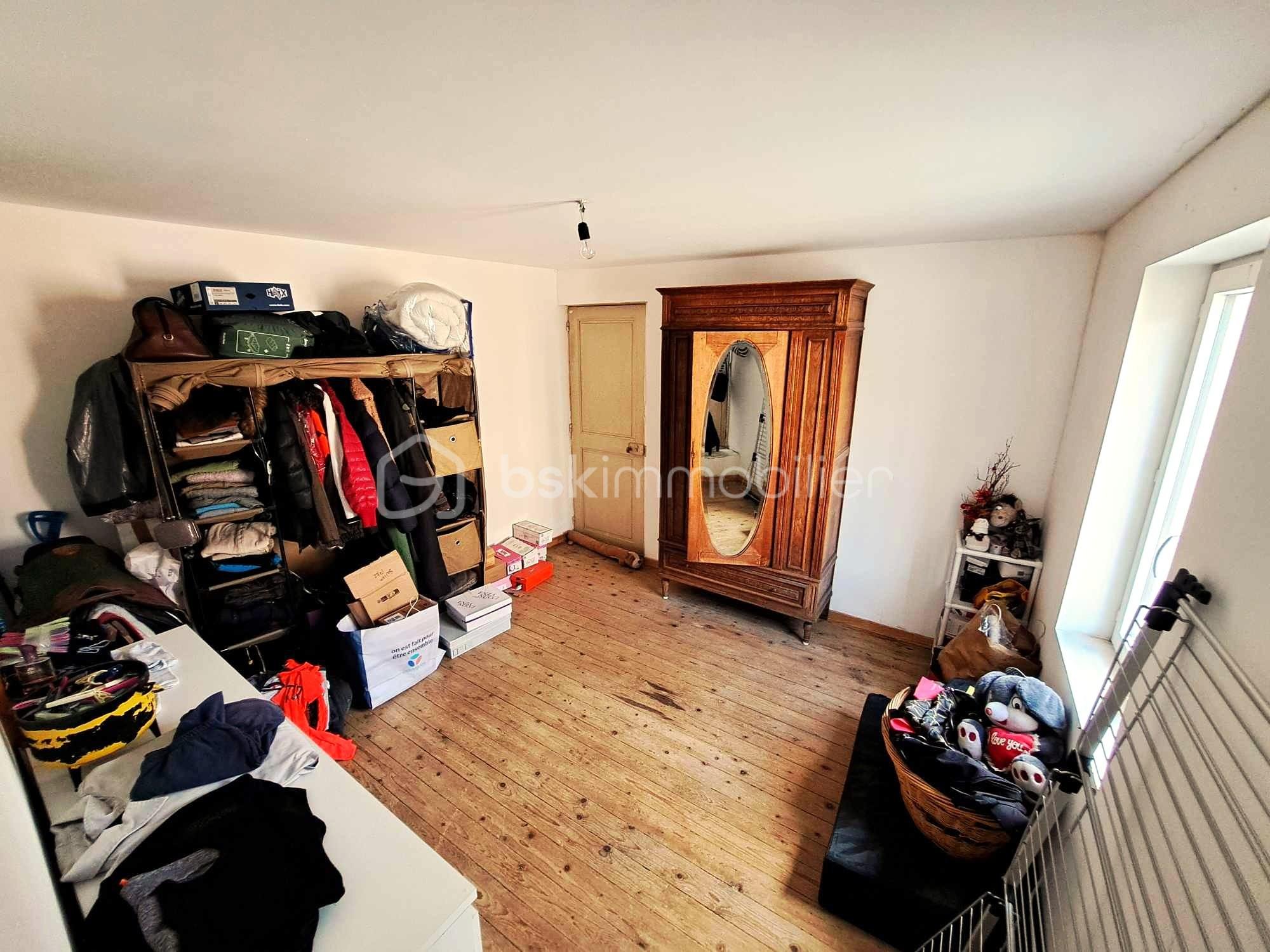 Maison de village de 84 m² - dressing.jpg