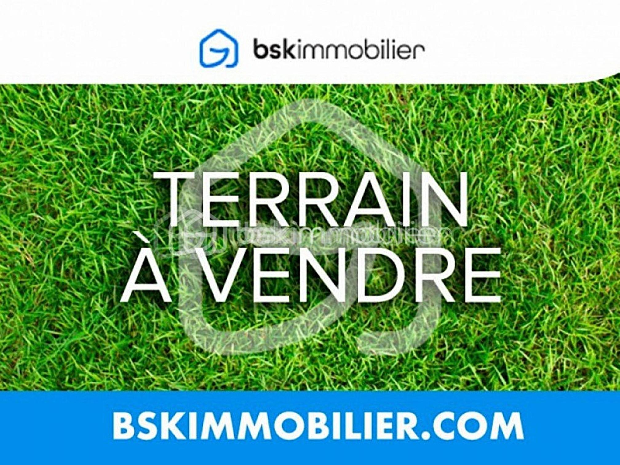terrain_a_vendre-branded 2.jpg