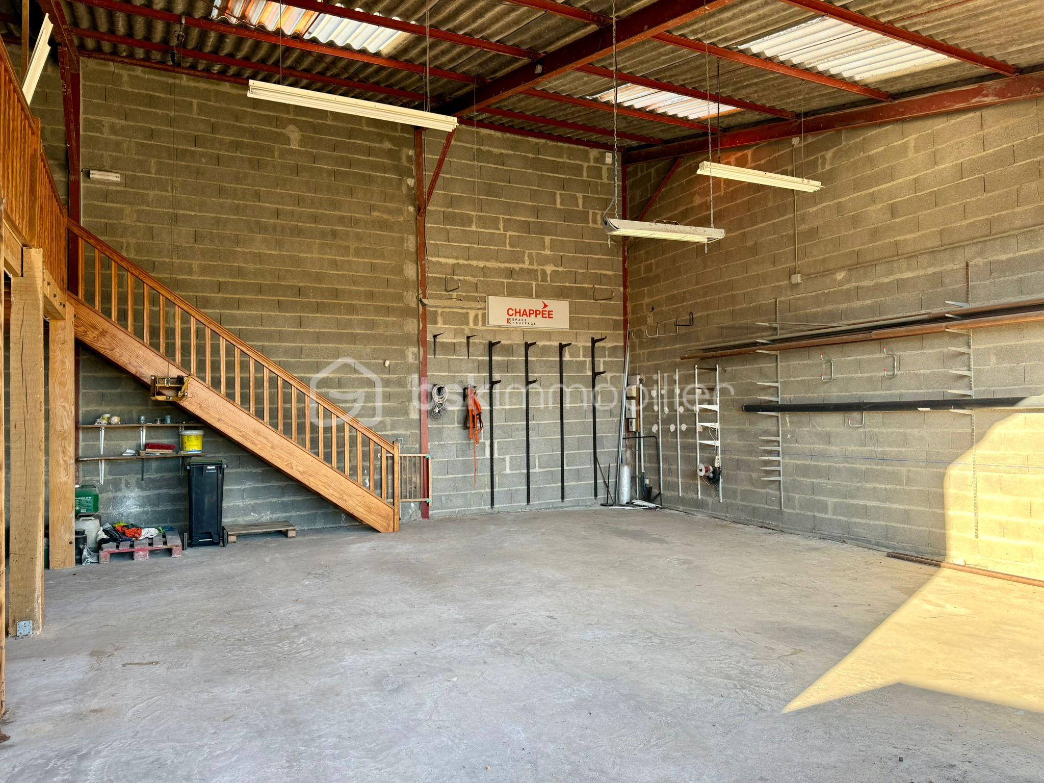 Immeuble mixte de 220 m² - WhatsApp Image 2025-10-20 at 10.28.03 (6).jpeg