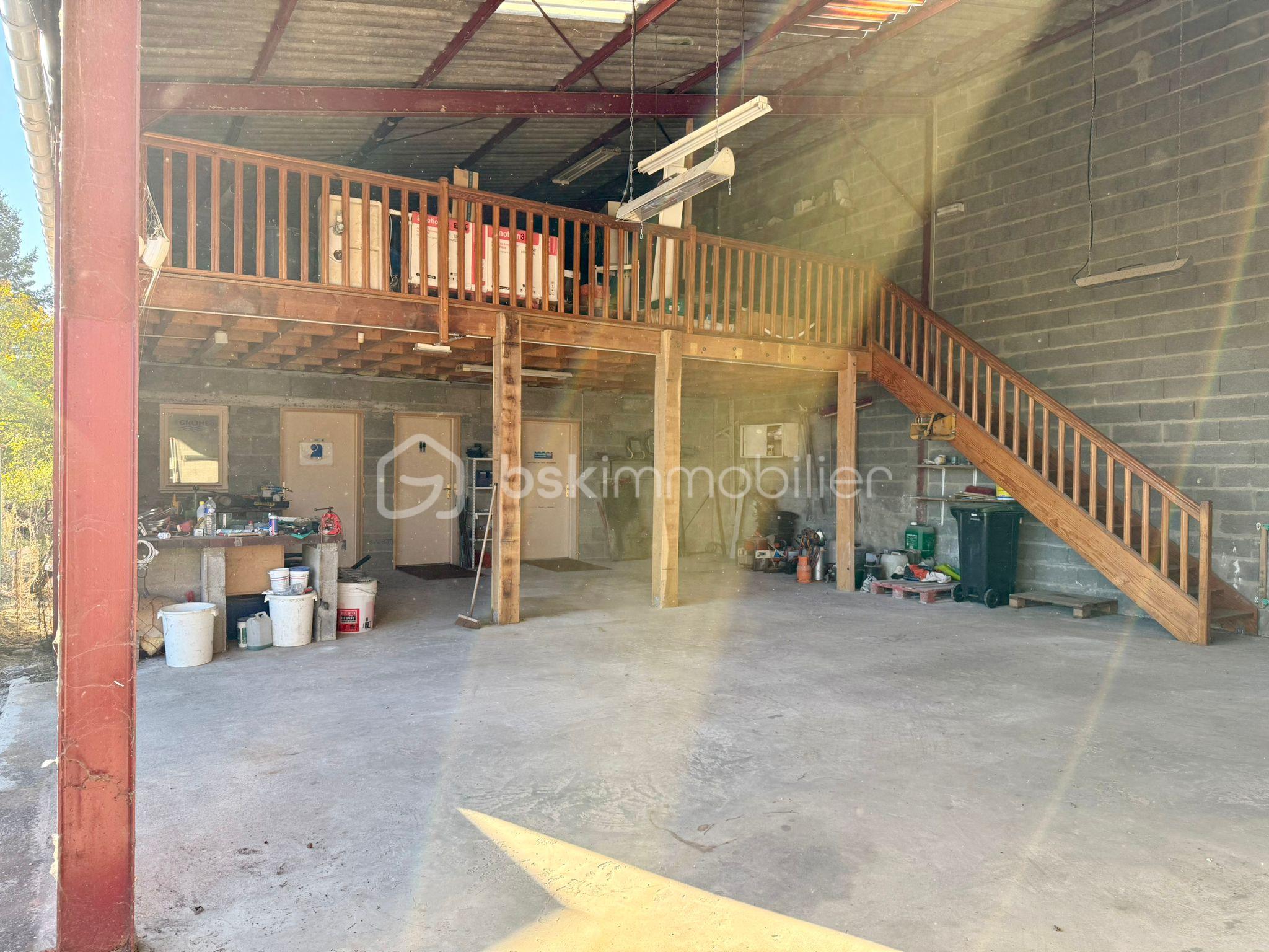 Immeuble mixte de 220 m² - WhatsApp Image 2025-10-20 at 10.28.03 (5).jpeg