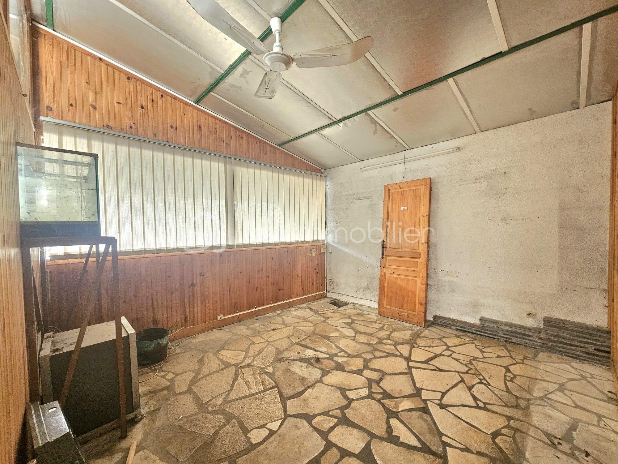 Local d activites de 825 m² - WhatsApp Image 2025-11-10 at 22.00.43 (4).jpeg