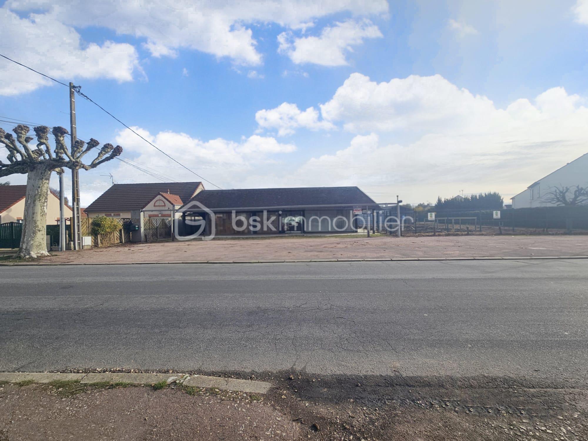 Local d activites de 825 m² - WhatsApp Image 2025-11-10 at 22.00.43 (15).jpeg