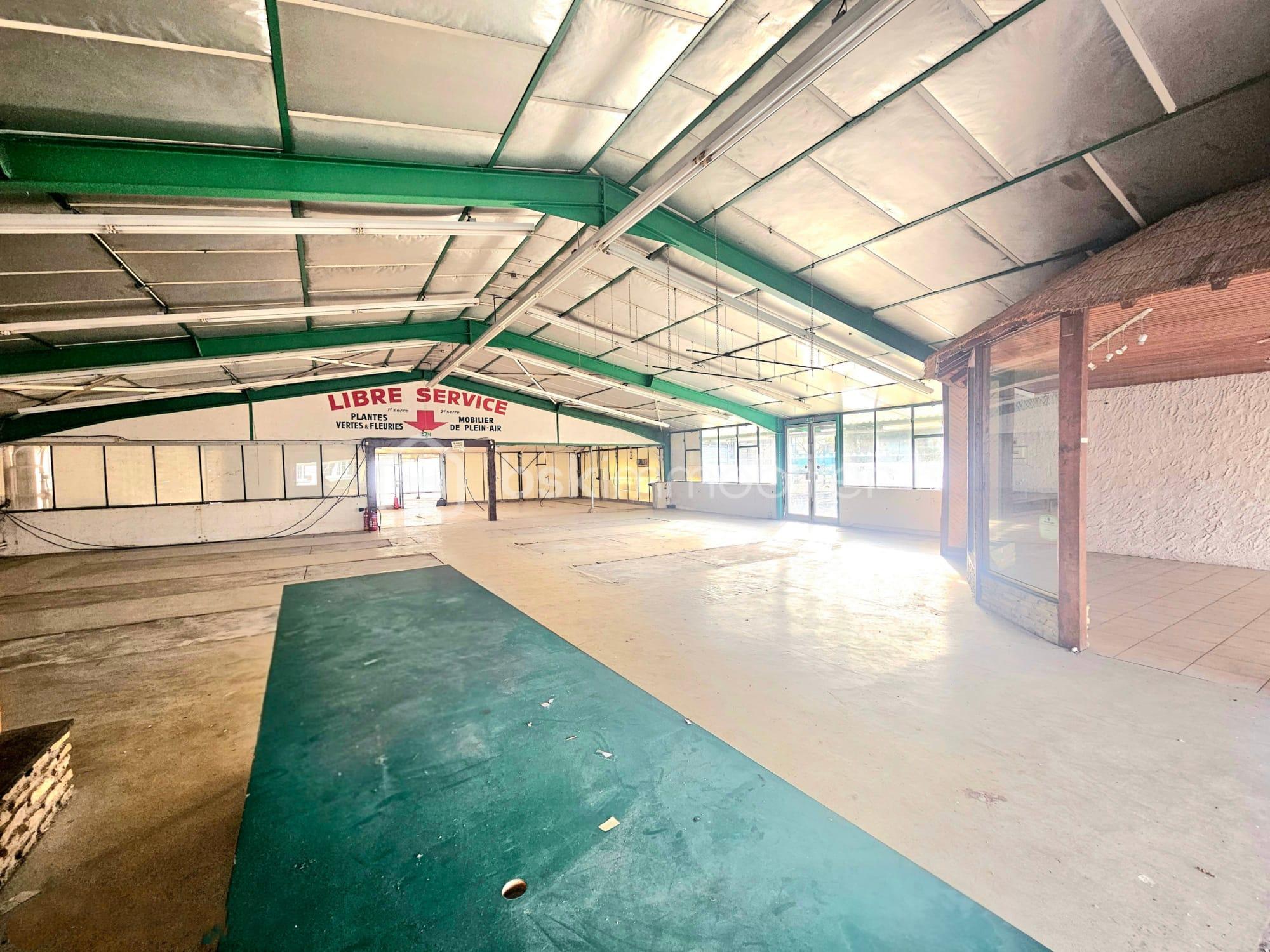 Local d activites de 825 m² - WhatsApp Image 2025-11-10 at 22.00.43 (9).jpeg