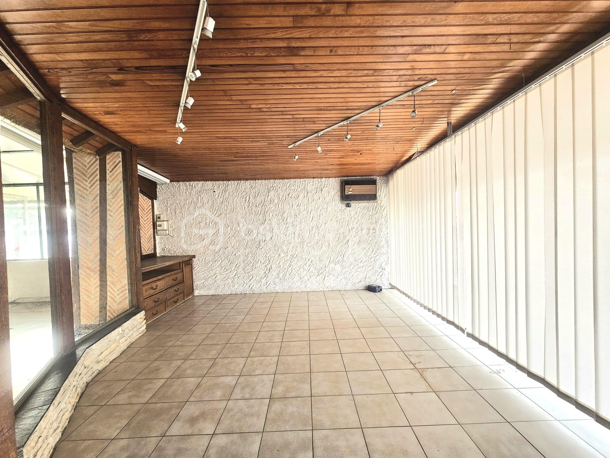 Local d activites de 825 m² - WhatsApp Image 2025-11-10 at 22.00.43 (1).jpeg