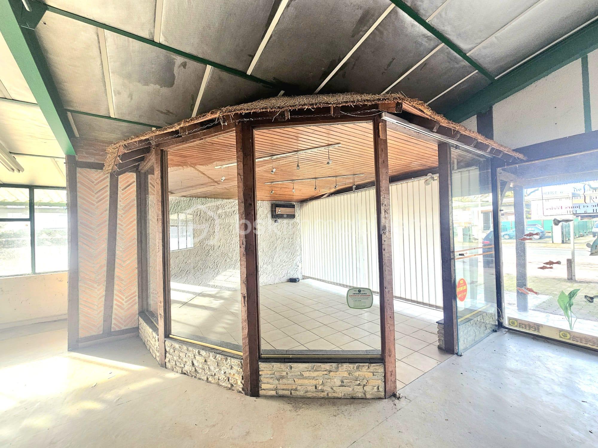 Local d activites de 825 m² - WhatsApp Image 2025-11-10 at 22.00.43 (2).jpeg