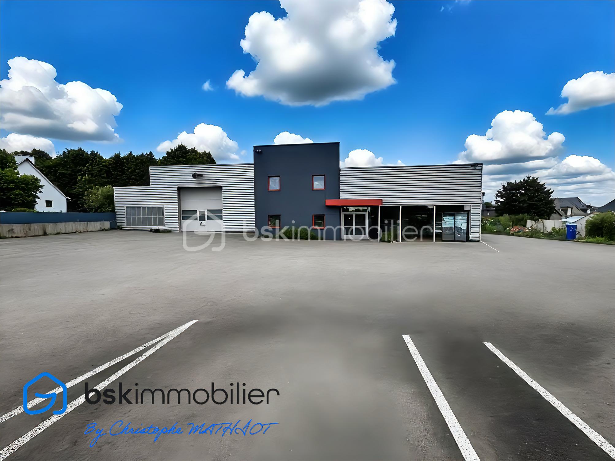 Local d activites de 1 700 m² - EnhanceLowLightImage_8_20250726.jpeg