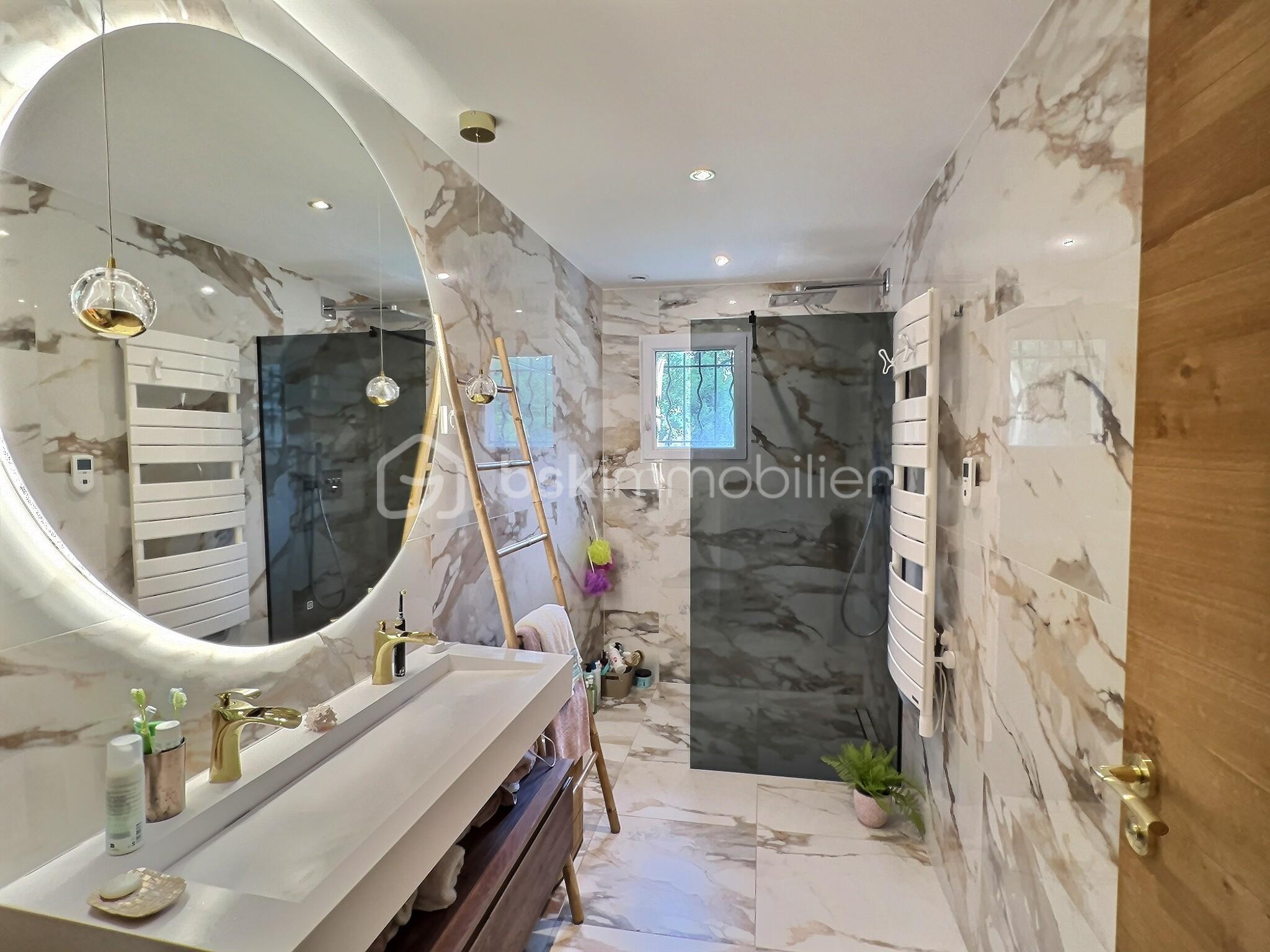 Maison de 240 m² - qpHfrdogtZCgWoj9Q6xD2NKQCXJ4ZR2at2OmMnNp.jpg