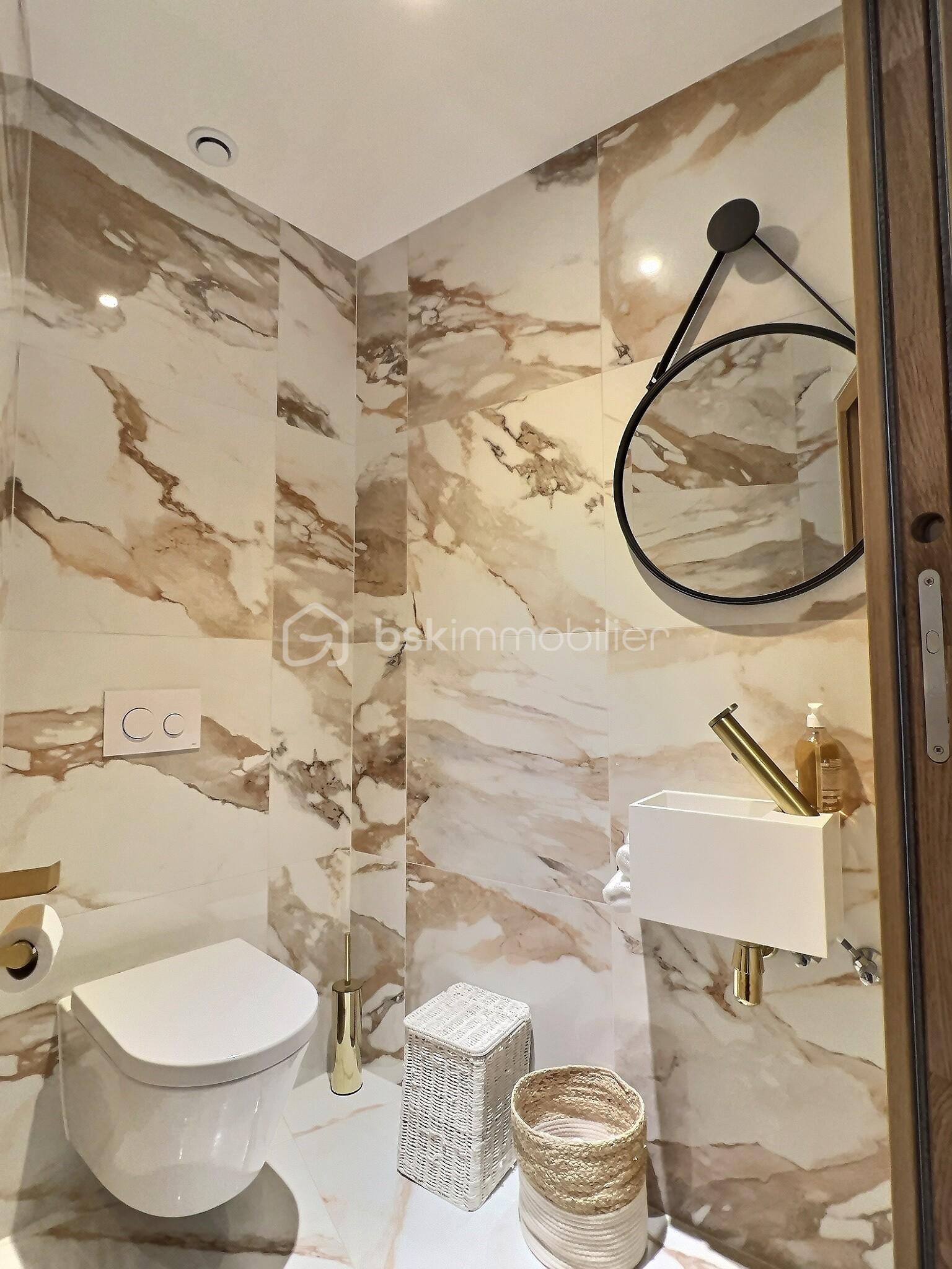 Maison de 240 m² - ZLUDHXiPrbjFMXmt8WgT6YXpqzqybrPZkTF4V4bO.jpg