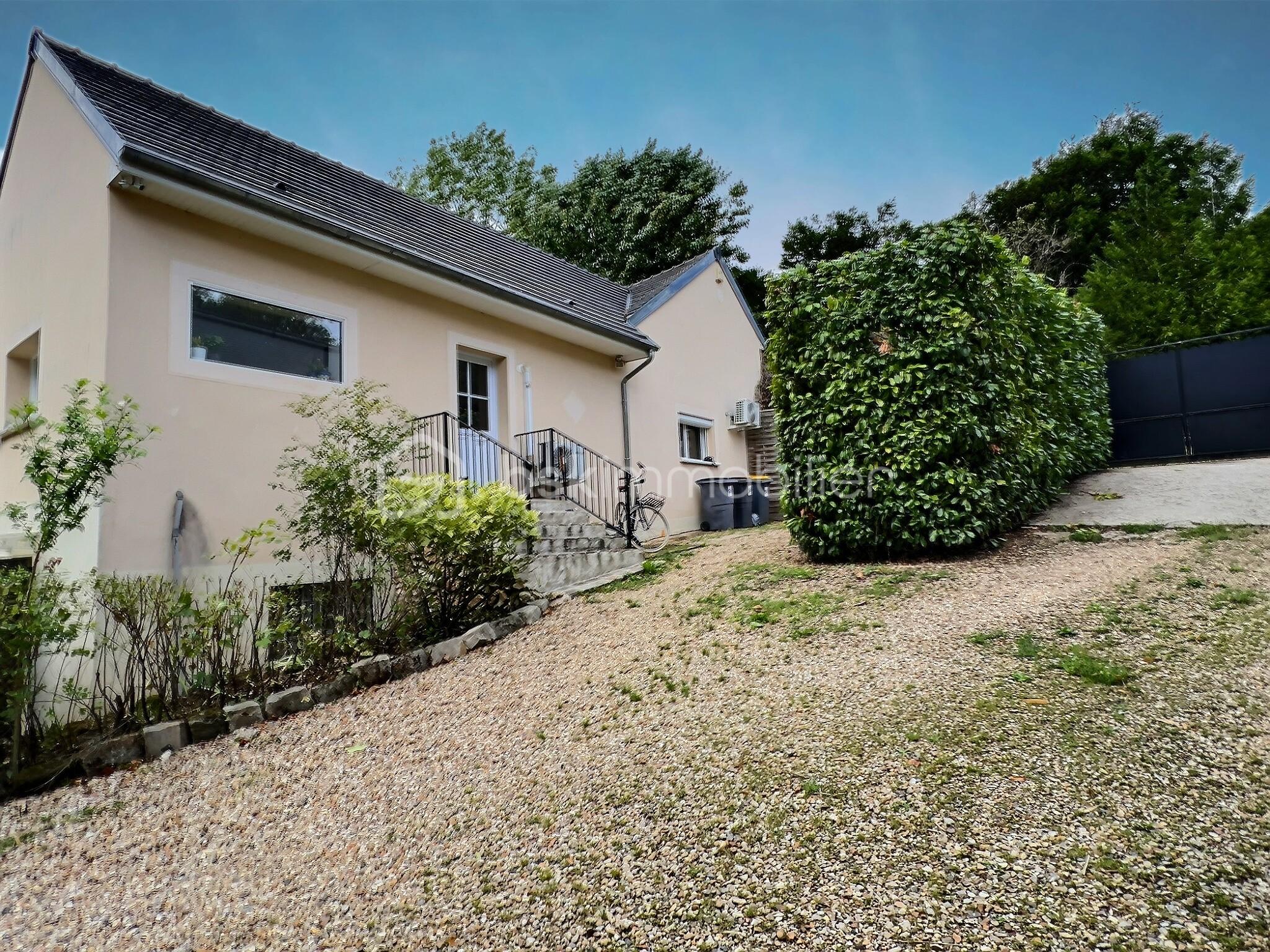 Maison de 240 m² - jqXaGKW5PSScpYQslsJGf4UQIcqTNcyCjswC99nu.jpg