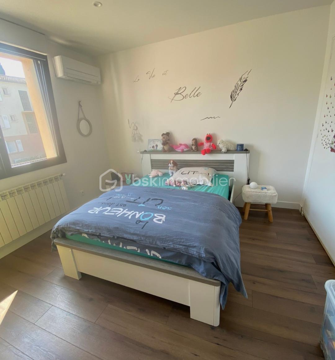 Maison de 250 m² - CHAMBRE 2 1er étage.jpg