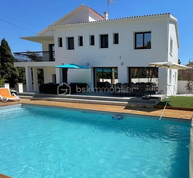 Maison de 250 m² - 26877d78-e3c1-41c4-a035-18989b53b707.jpg