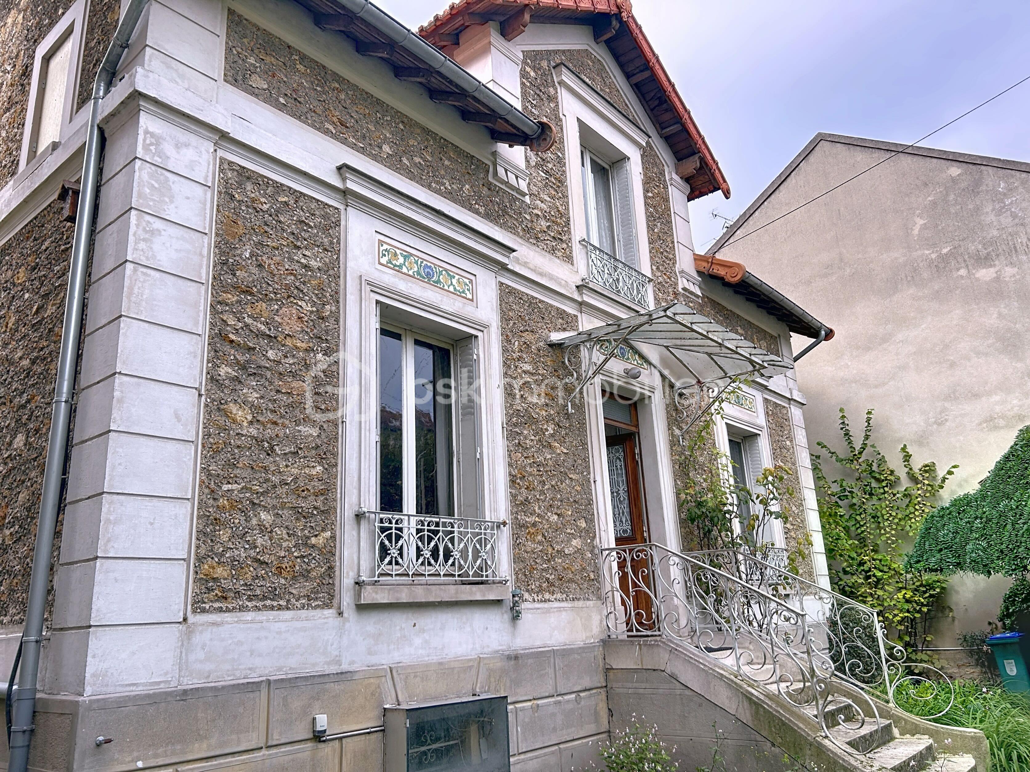 Maison de 130 m² - rue-du-champ-des-epreuves_00022.jpeg