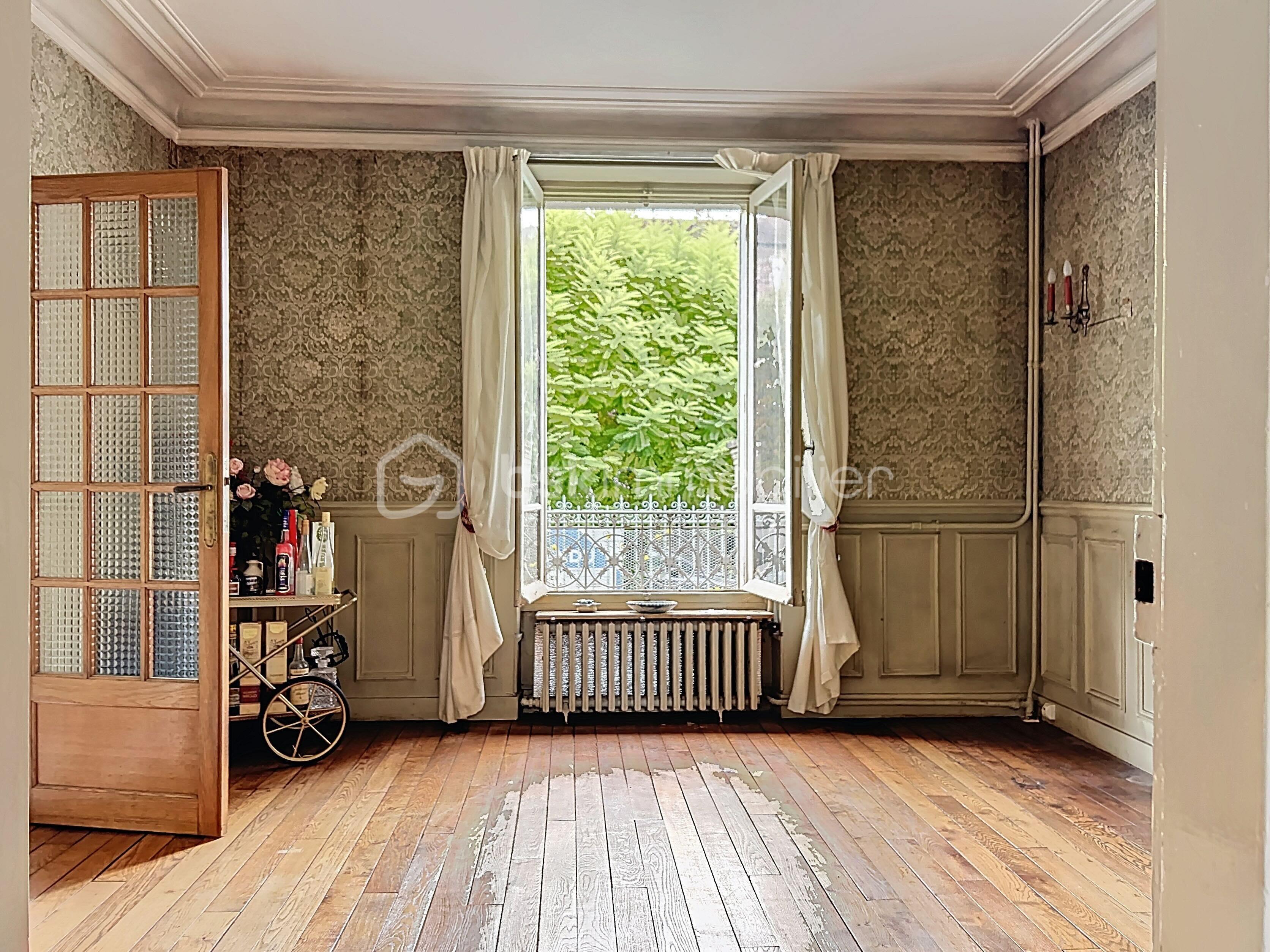 Maison de 130 m² - rue-du-champ-des-epreuves_00001.jpeg