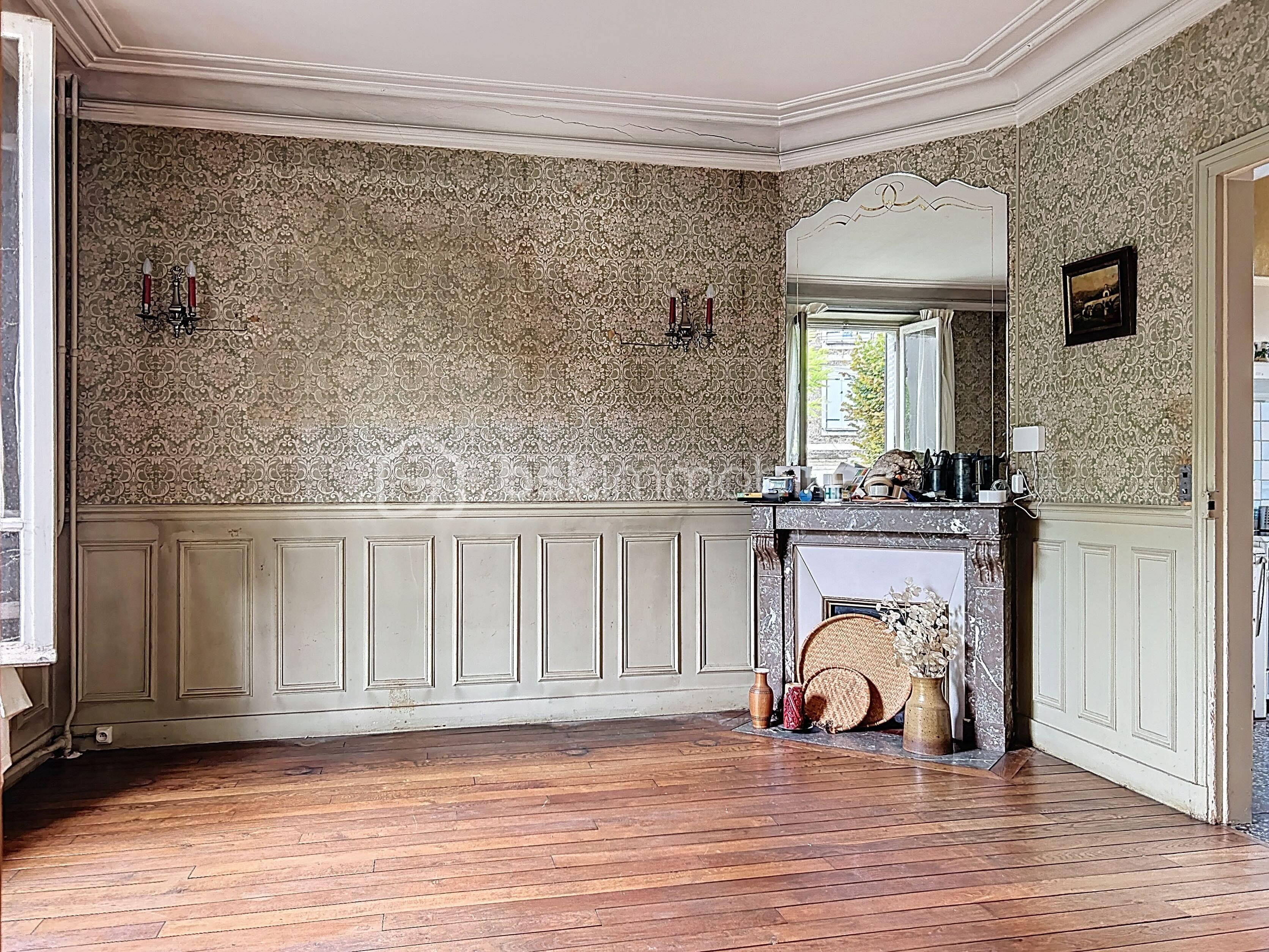 Maison de 130 m² - rue-du-champ-des-epreuves_00002.jpeg