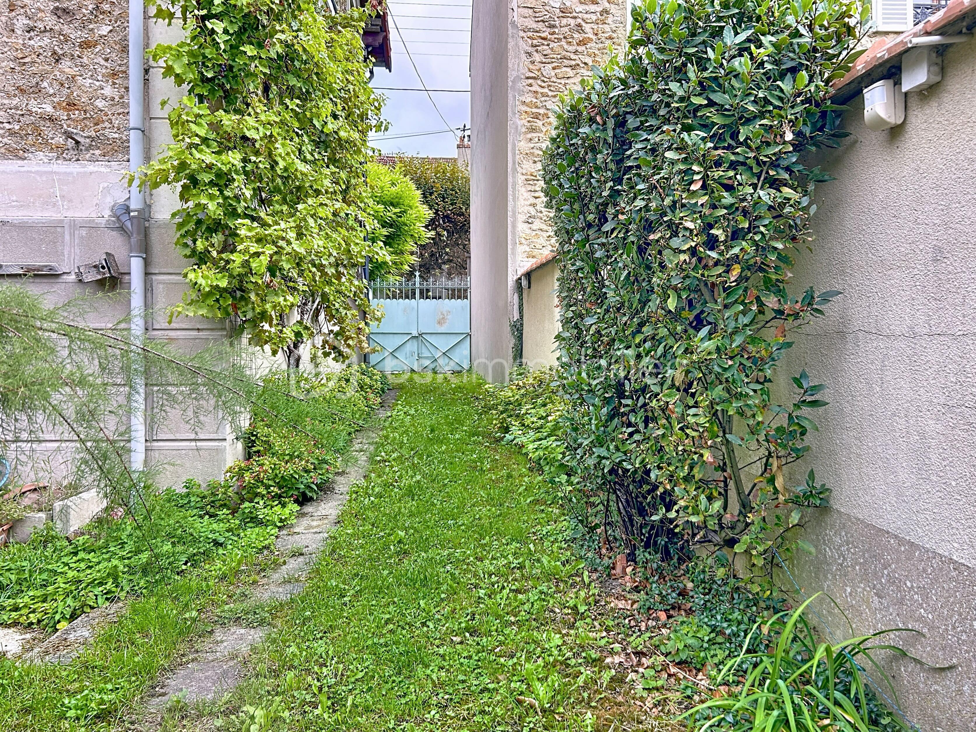 Maison de 130 m² - rue-du-champ-des-epreuves_00021.jpeg