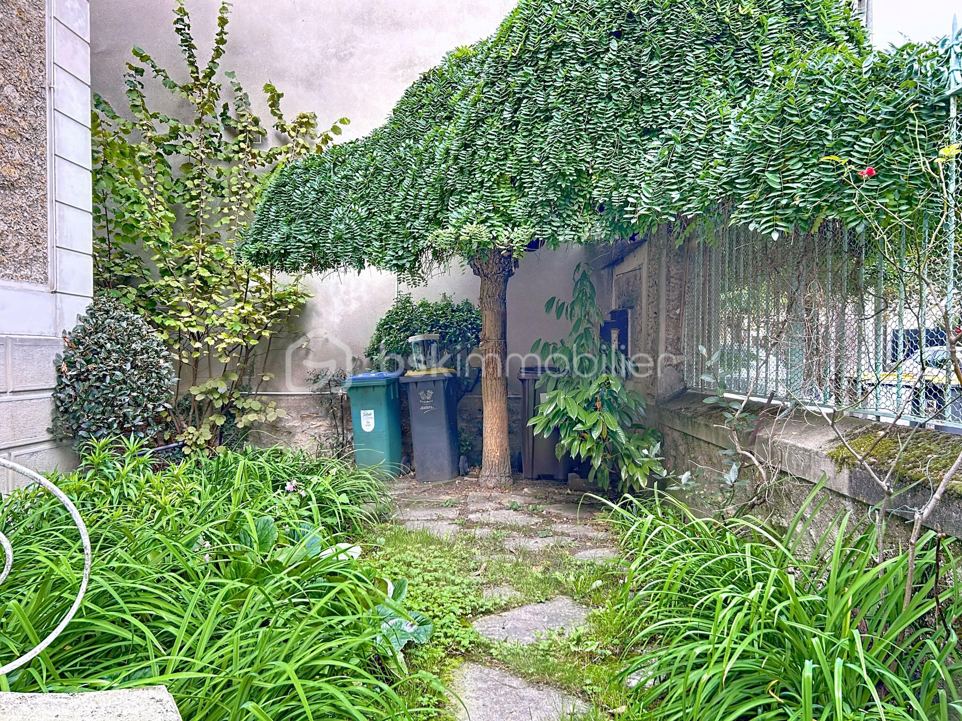 Maison de 130 m² - rue-du-champ-des-epreuves_00023.jpeg