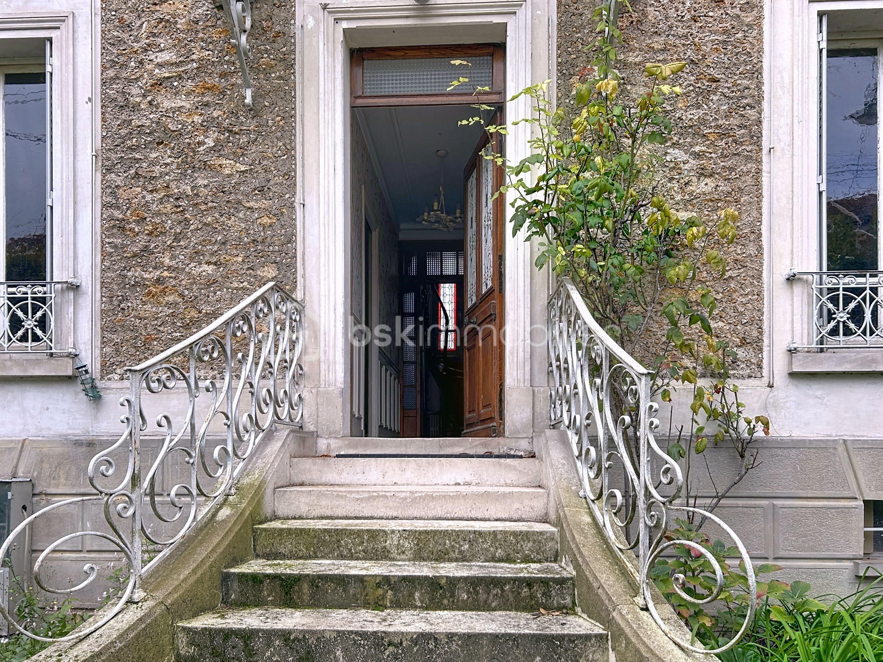 Maison de 130 m² - rue-du-champ-des-epreuves_00016.jpeg