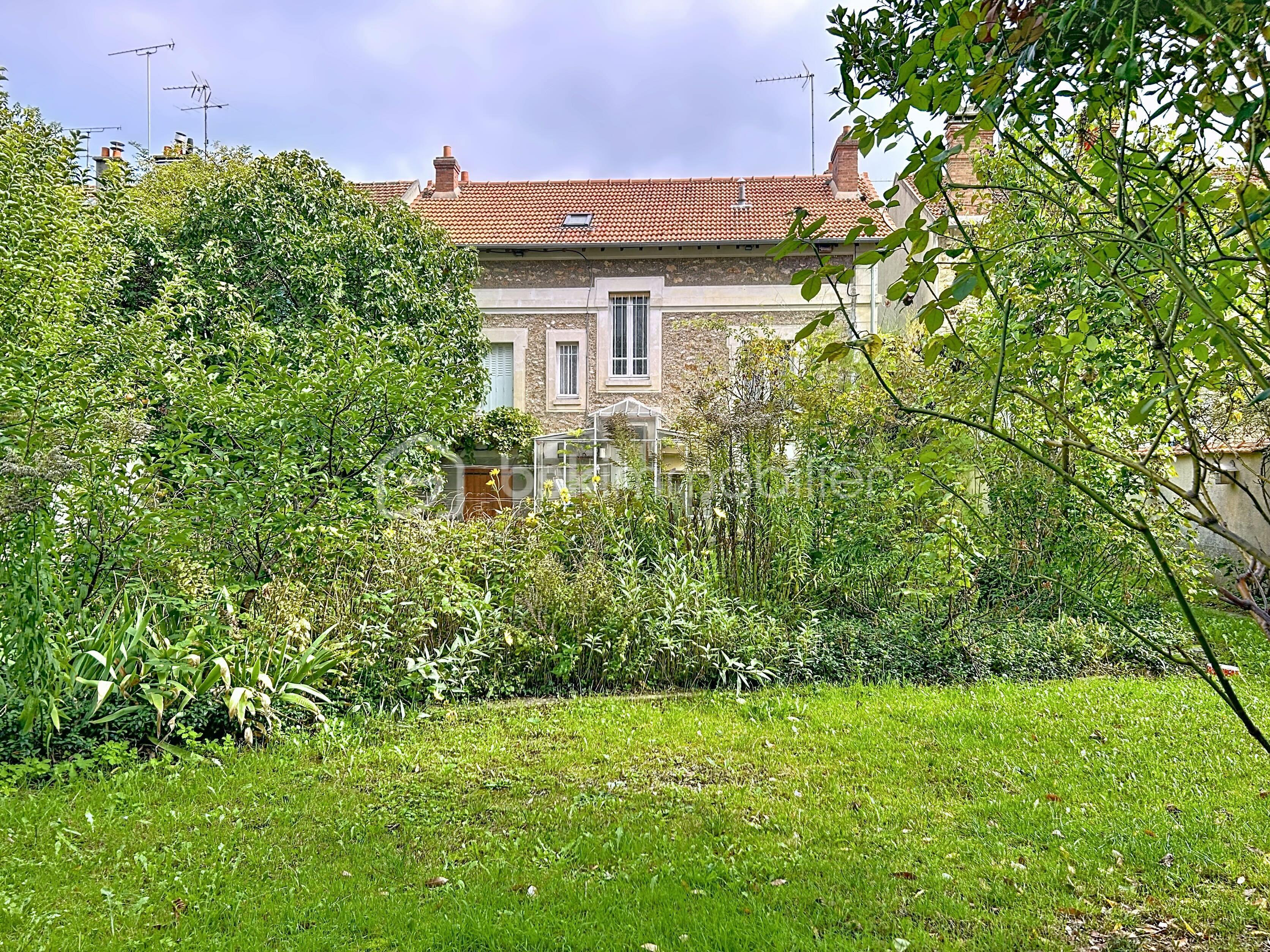 Maison de 130 m² - rue-du-champ-des-epreuves_00018.jpeg