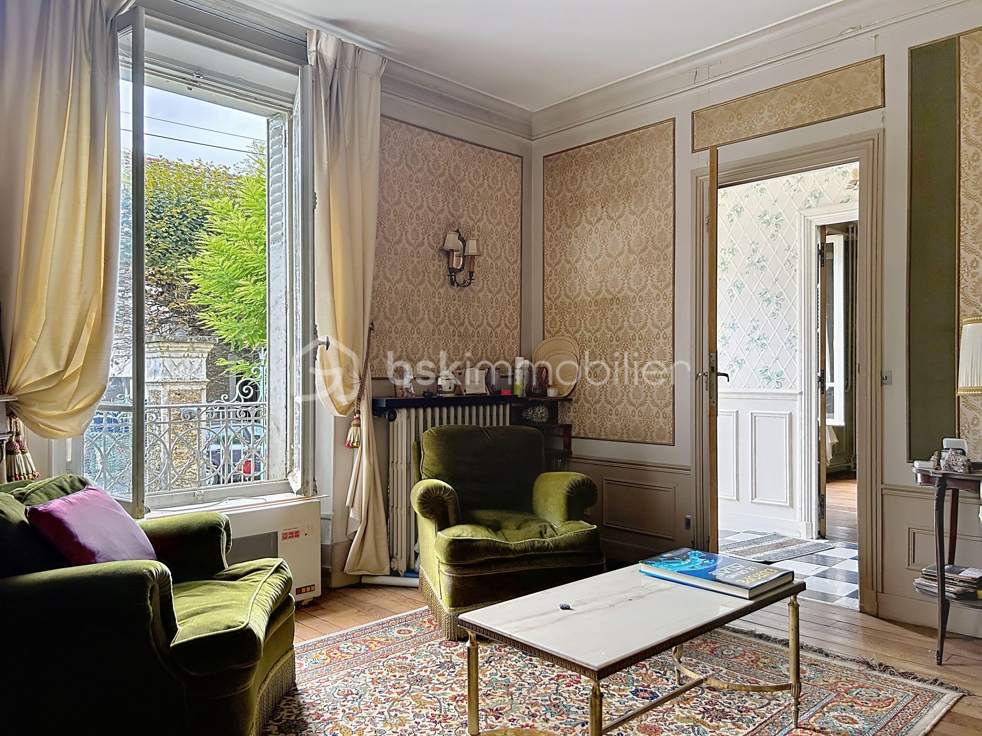 Maison de 130 m² - rue-du-champ-des-epreuves_00004.jpeg