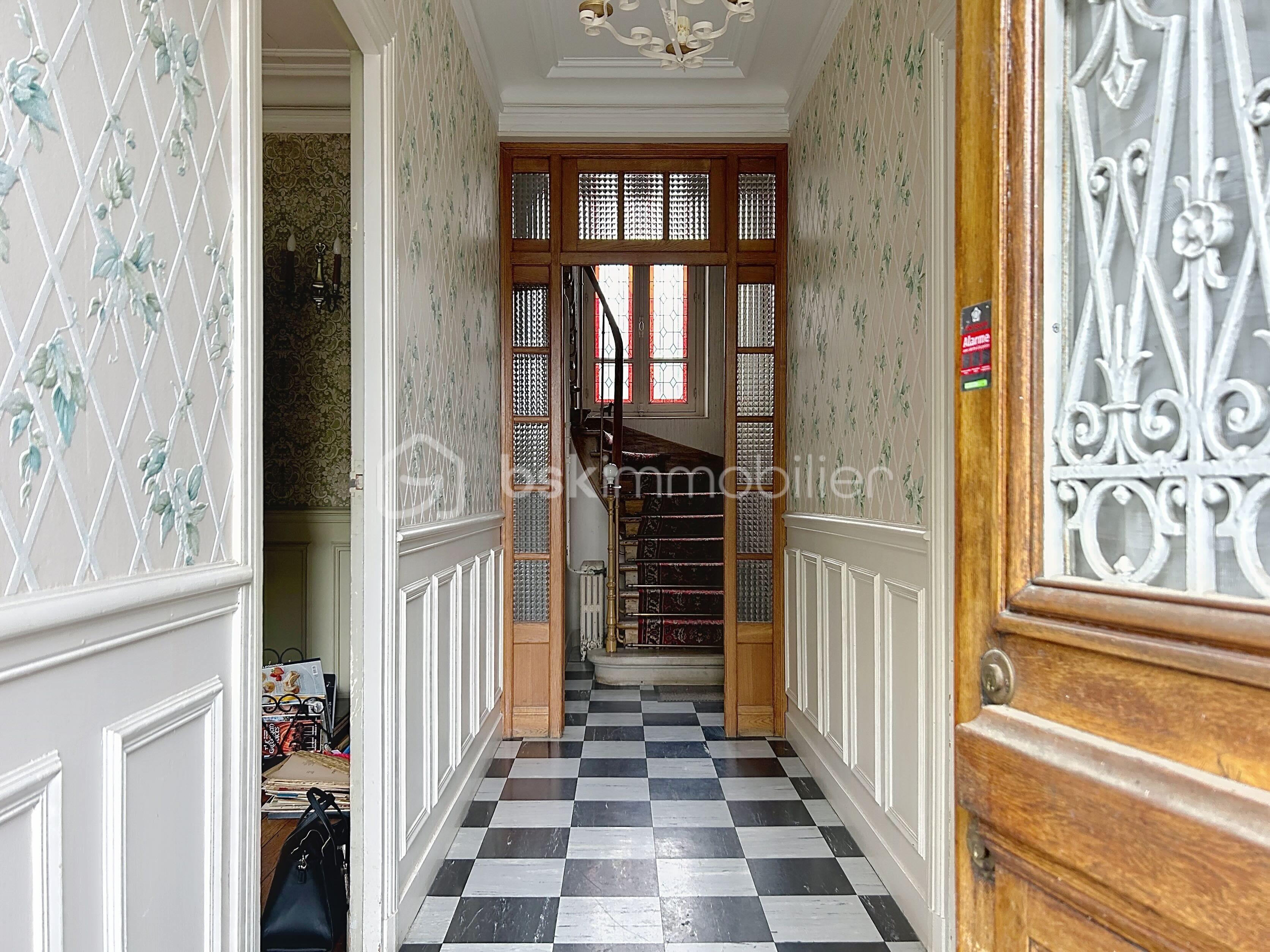 Maison de 130 m² - rue-du-champ-des-epreuves_00003.jpeg