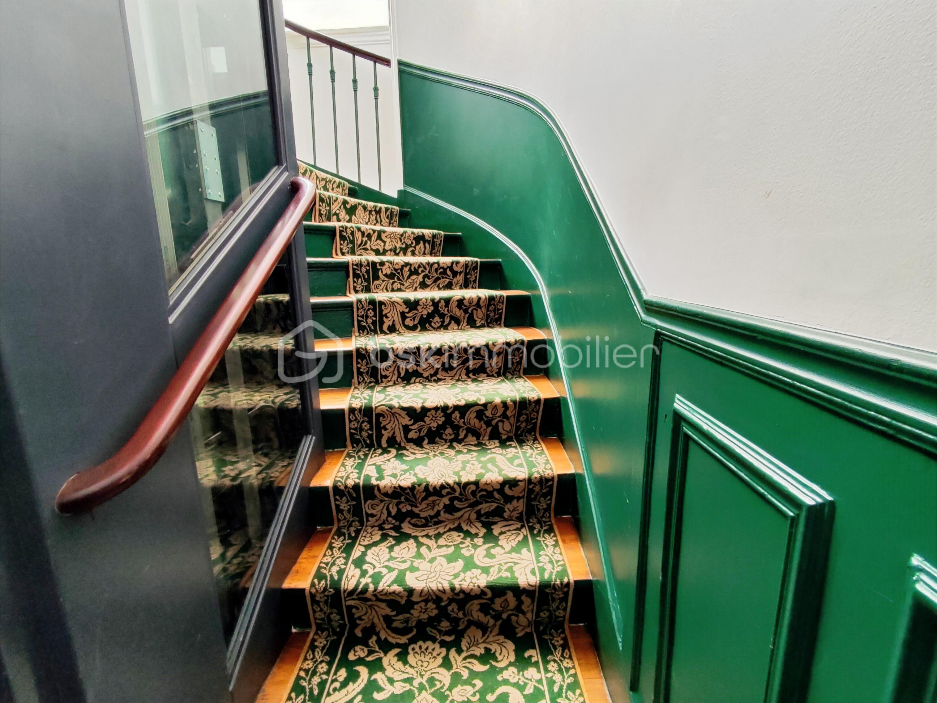 Appartement de 23 m² - cage descalier.jpg