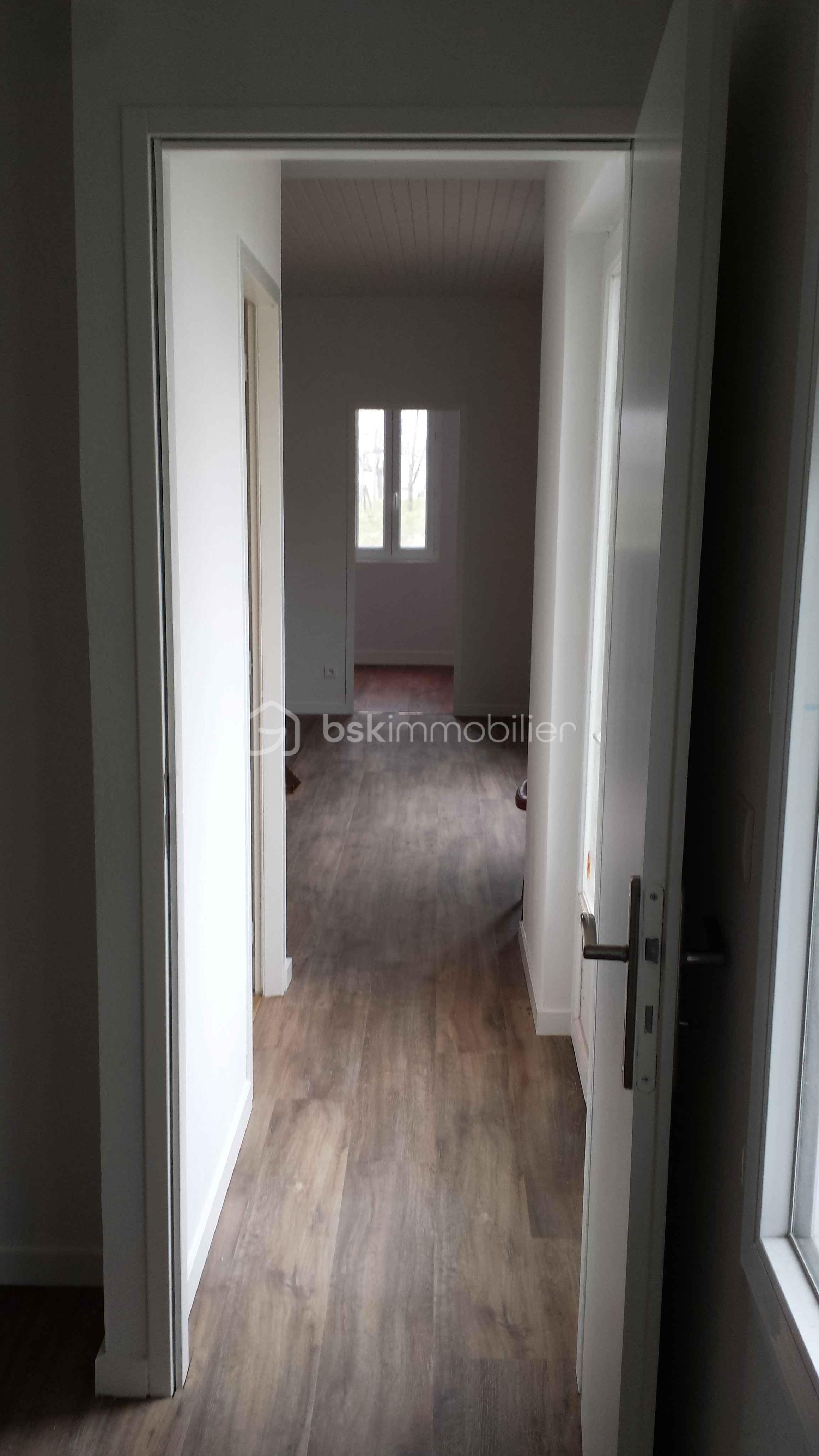 Maison de 110 m² - 22 Couloir.jpg