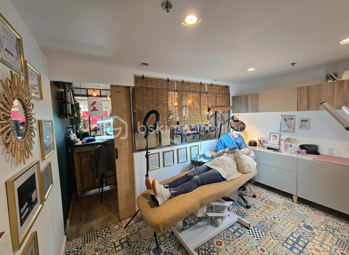 1 Avignon local unique emplacement - generated_2026-02-20T11_03_07.859.jpg