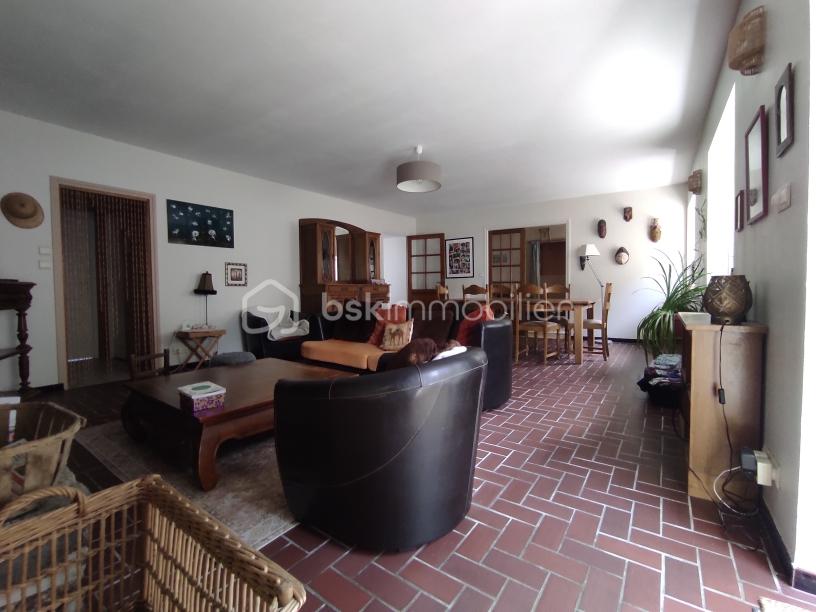 Maison de 140 m² - 1753442364107.jpg