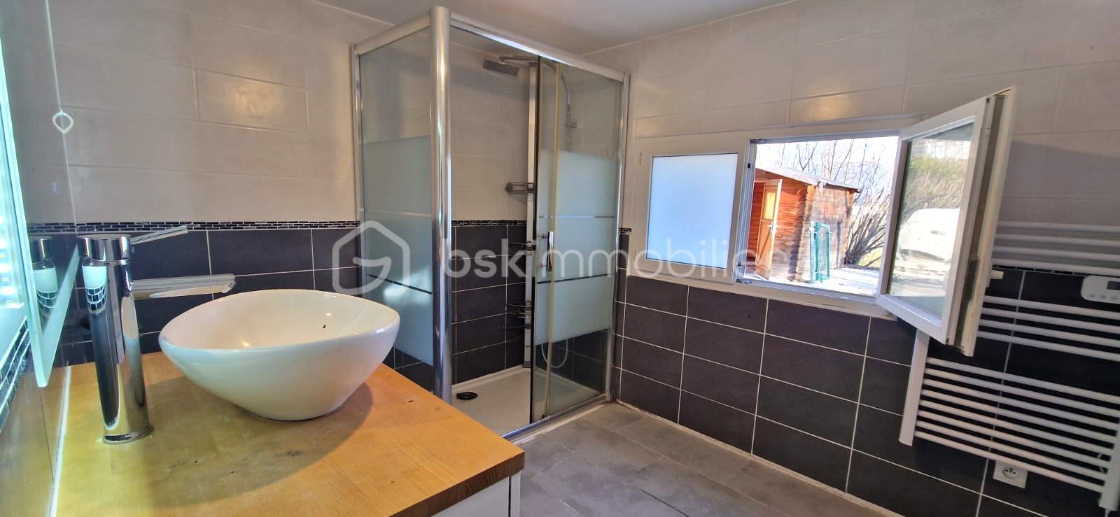 SALLE D EAU BAS.jpeg