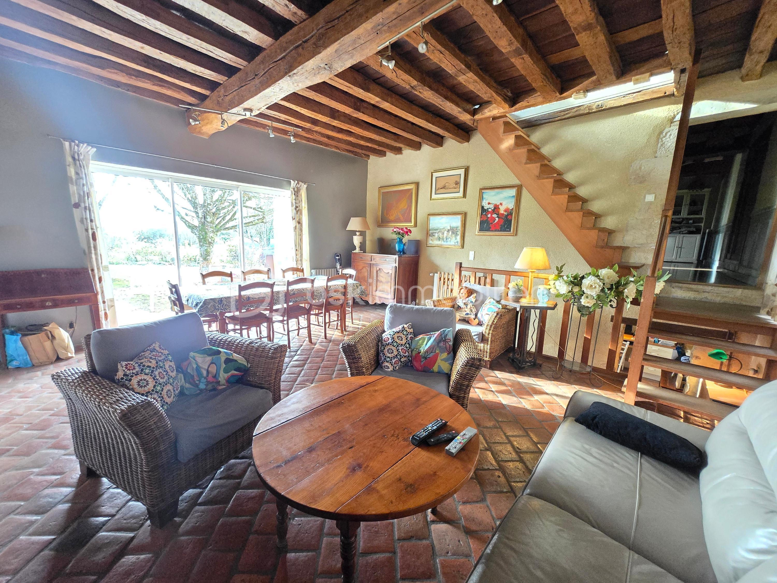 Corps de ferme de 188 m² - AIRetouch_20251215_142521904.jpg