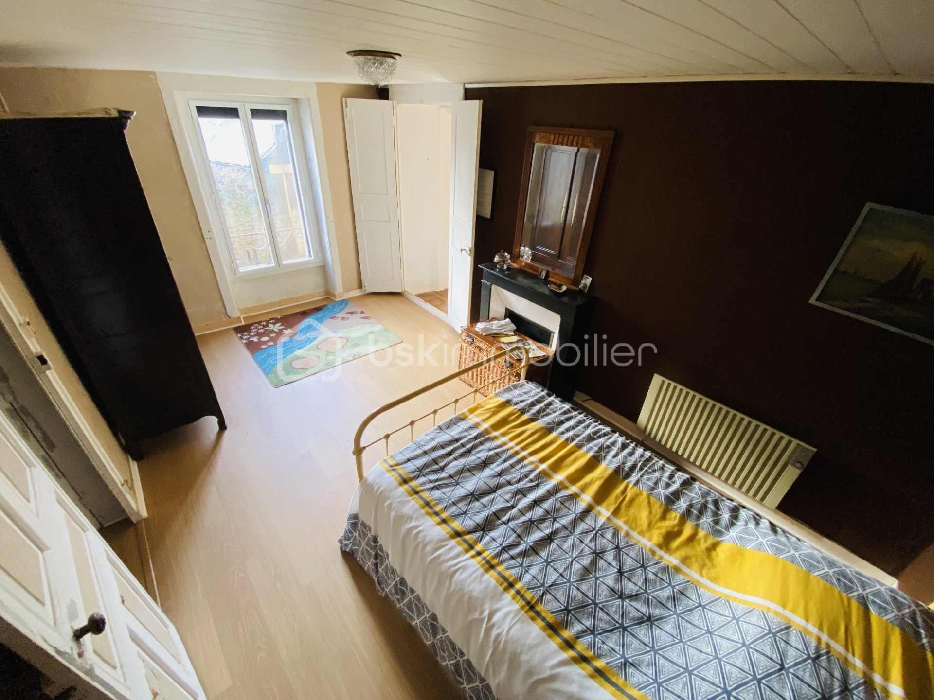 Maison en pierre de 1 638 m² - 9.jpg