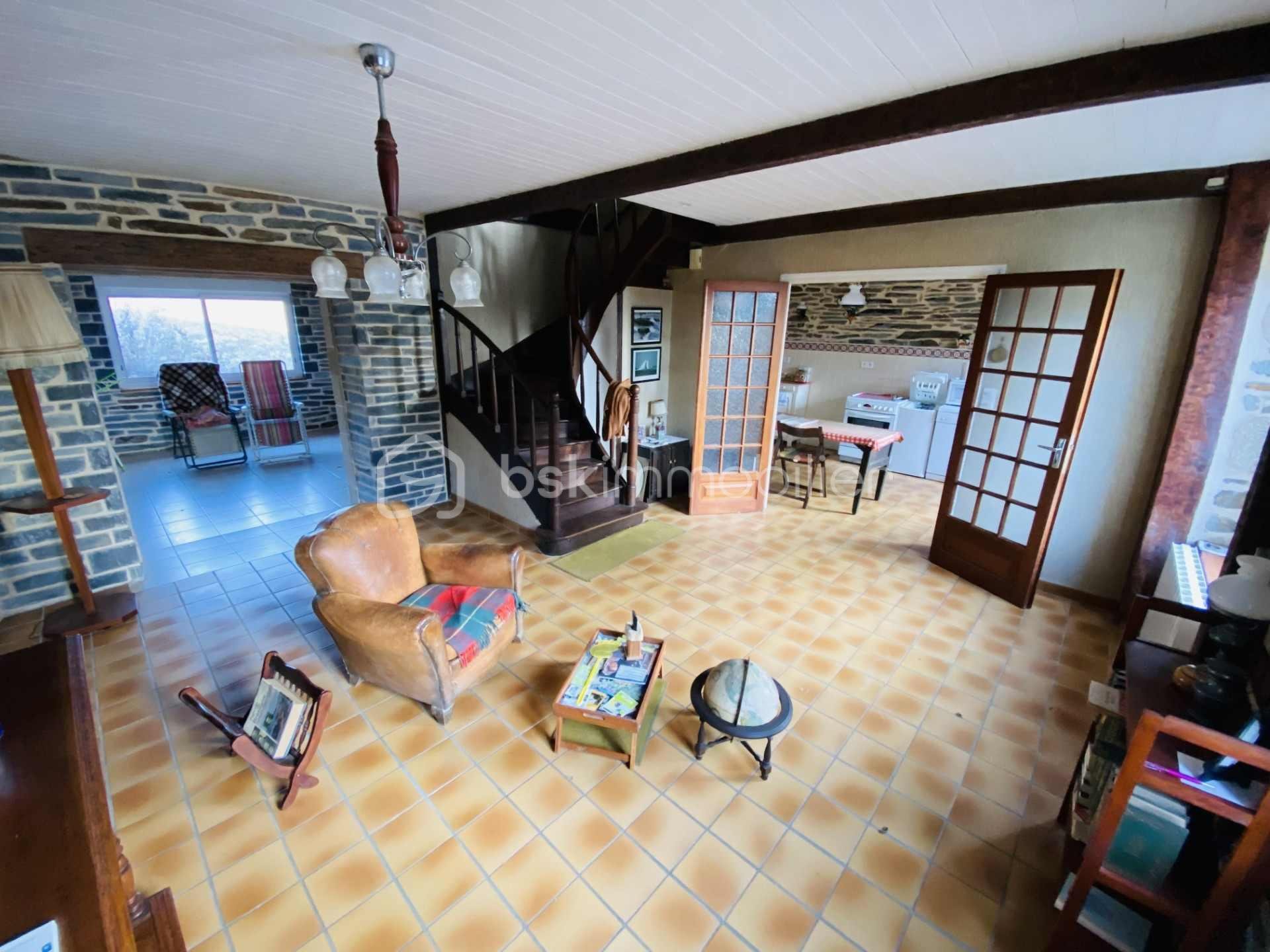 Maison en pierre de 1 638 m² - 3.jpg