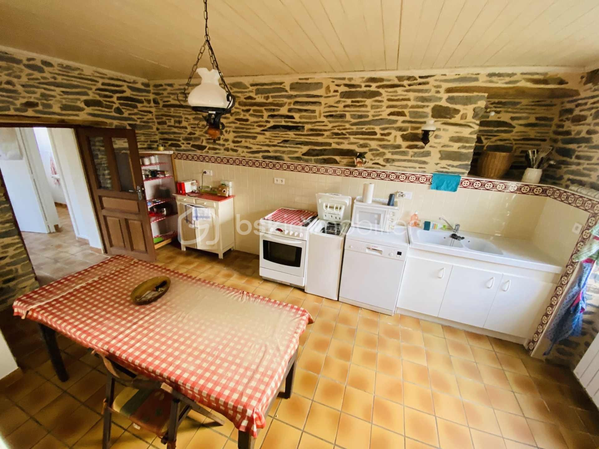 Maison en pierre de 1 638 m² - 11.jpg