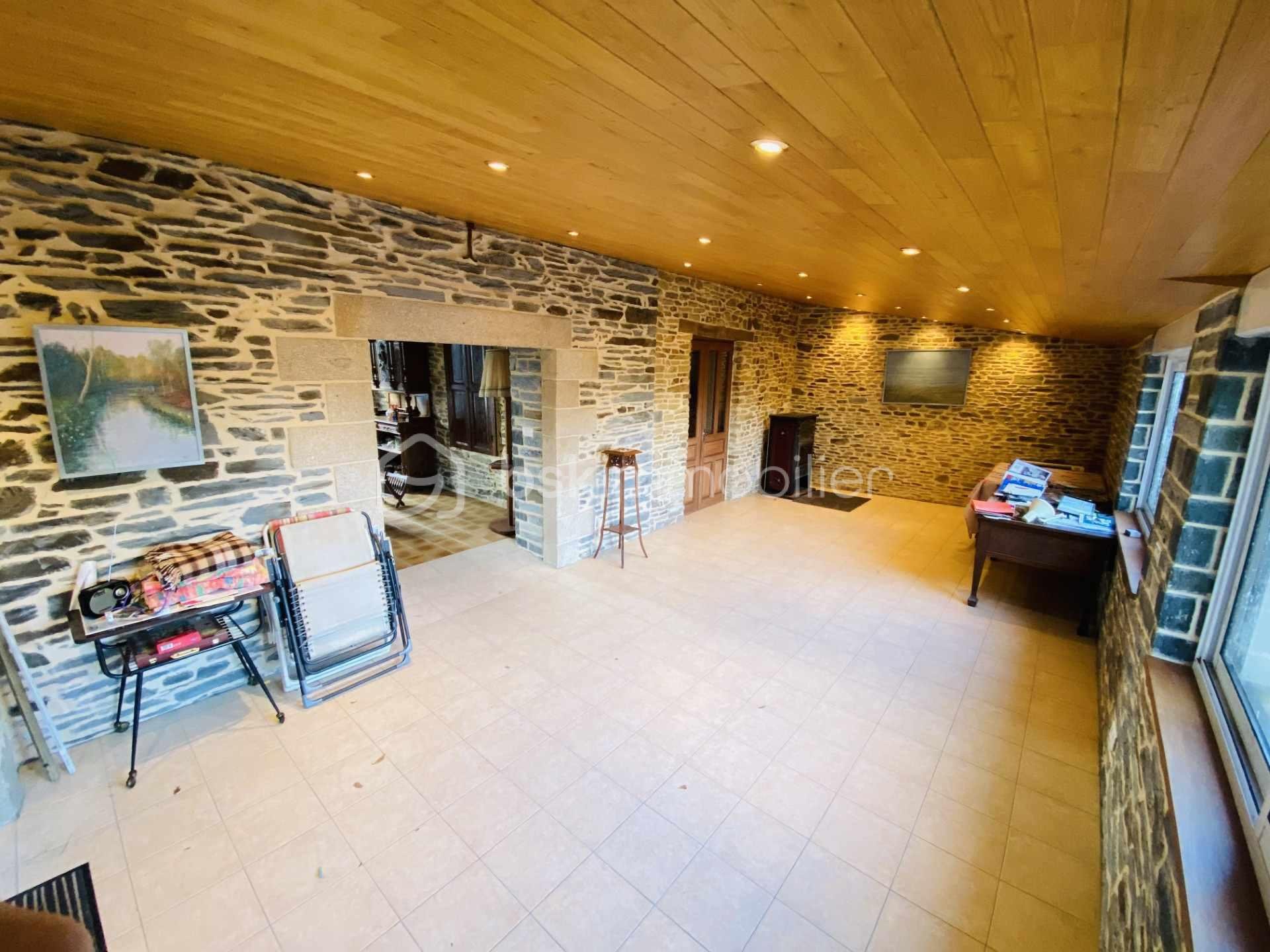 Maison en pierre de 1 638 m² - 8.jpg