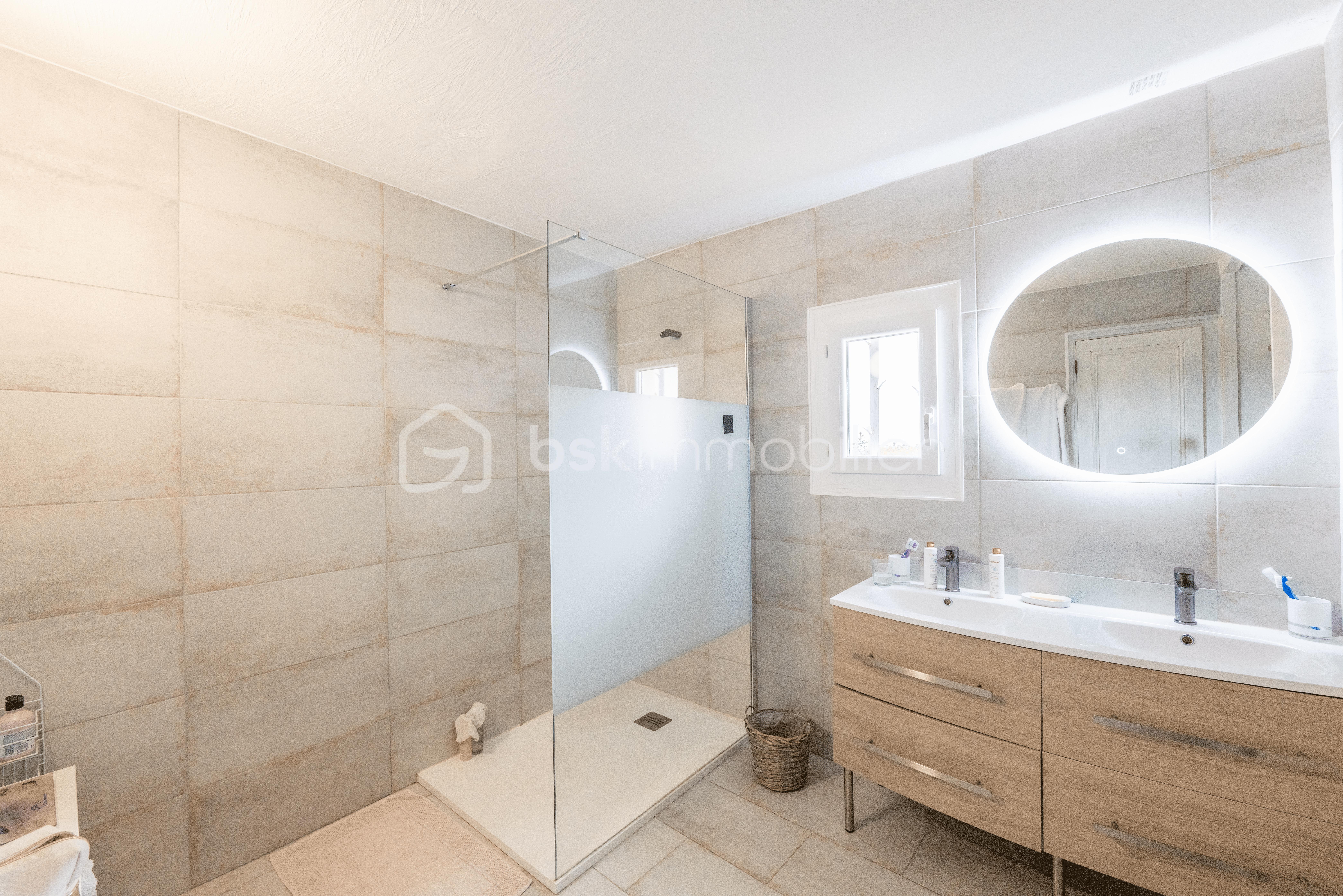 P1046893-HDR-Modifier.png