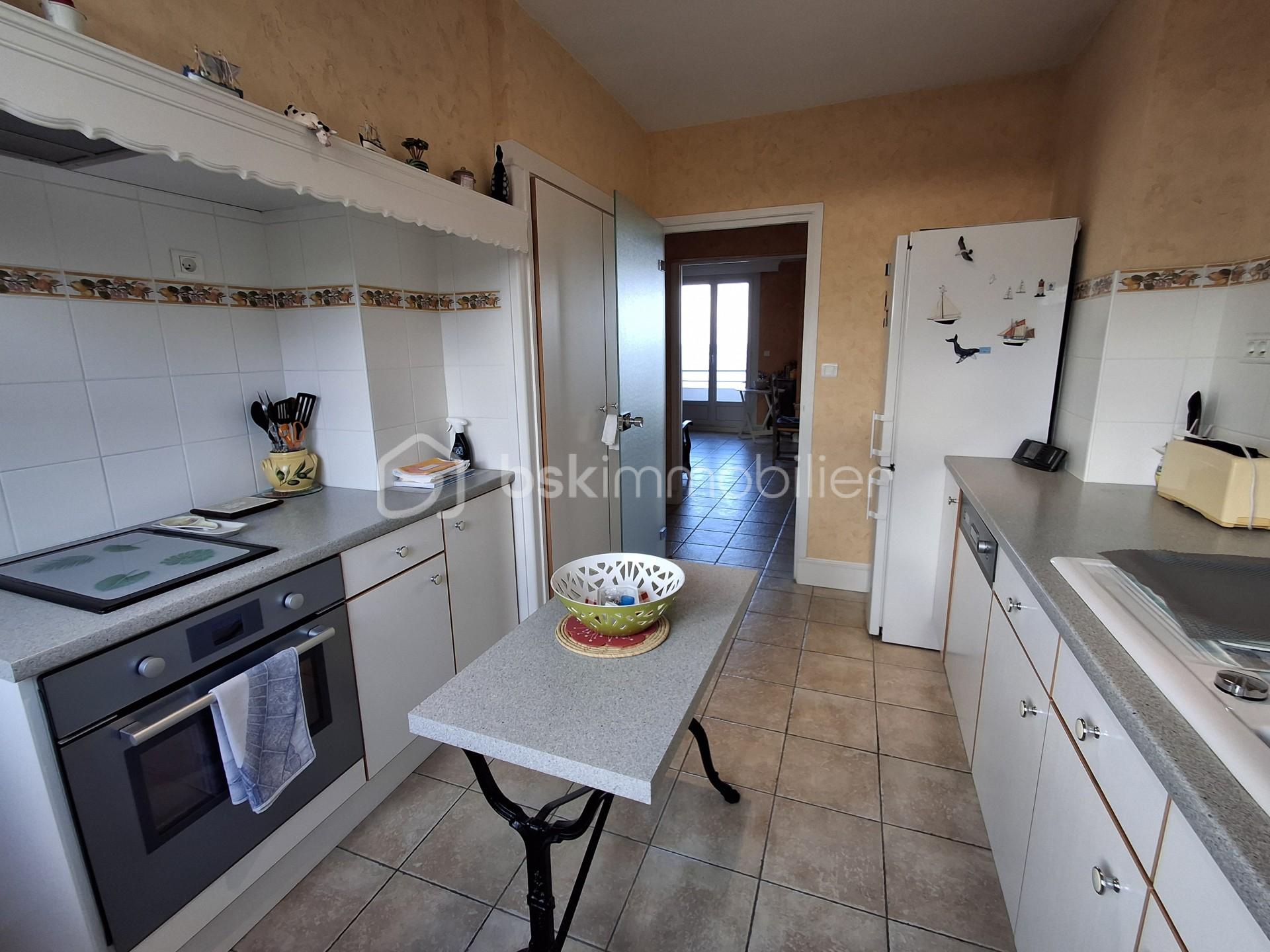 Appartement de 78 m² - cuisine paysage vers SAM.jpg