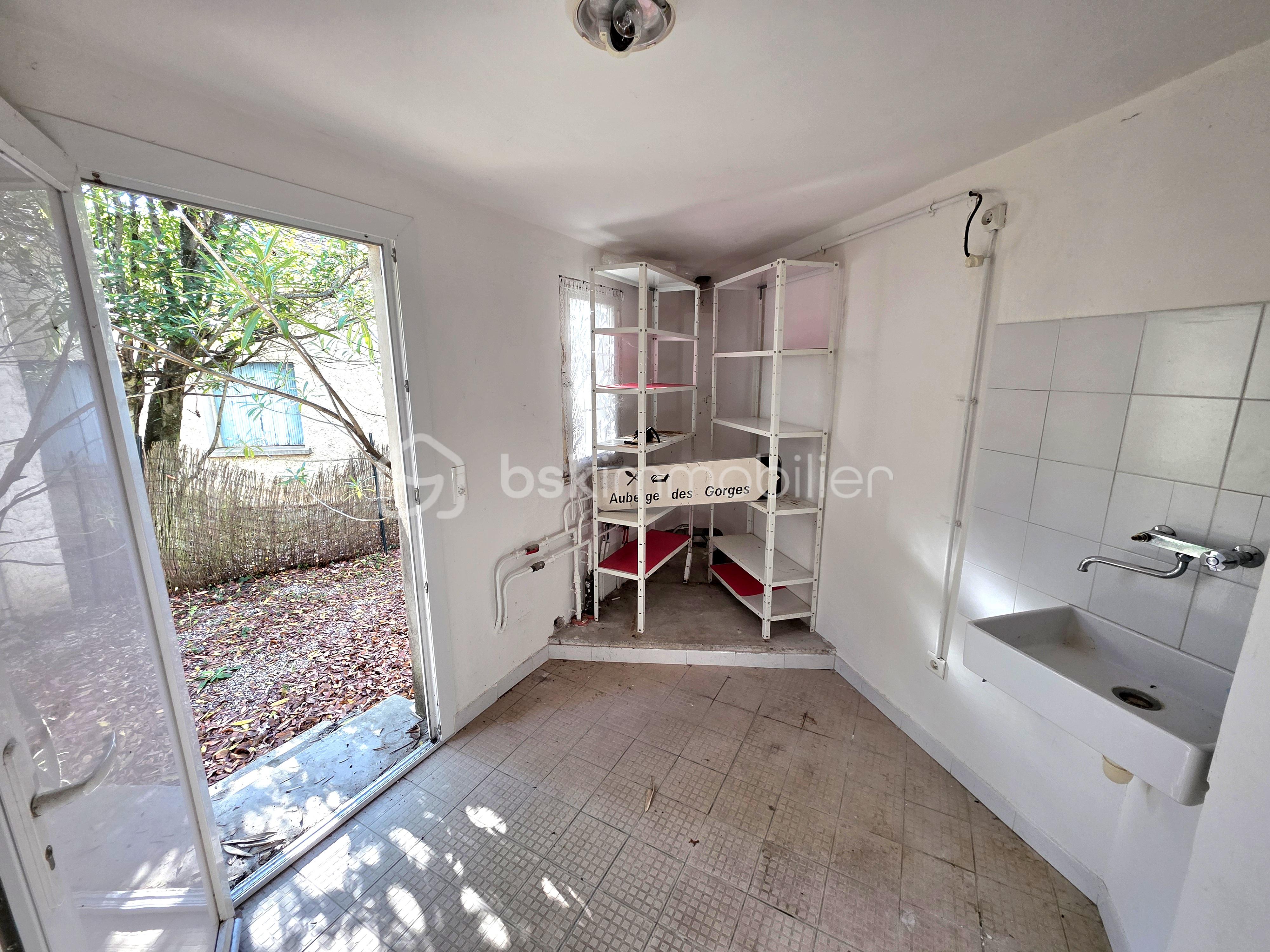 Local d activites de 99 m² - 20251028_142229.jpg