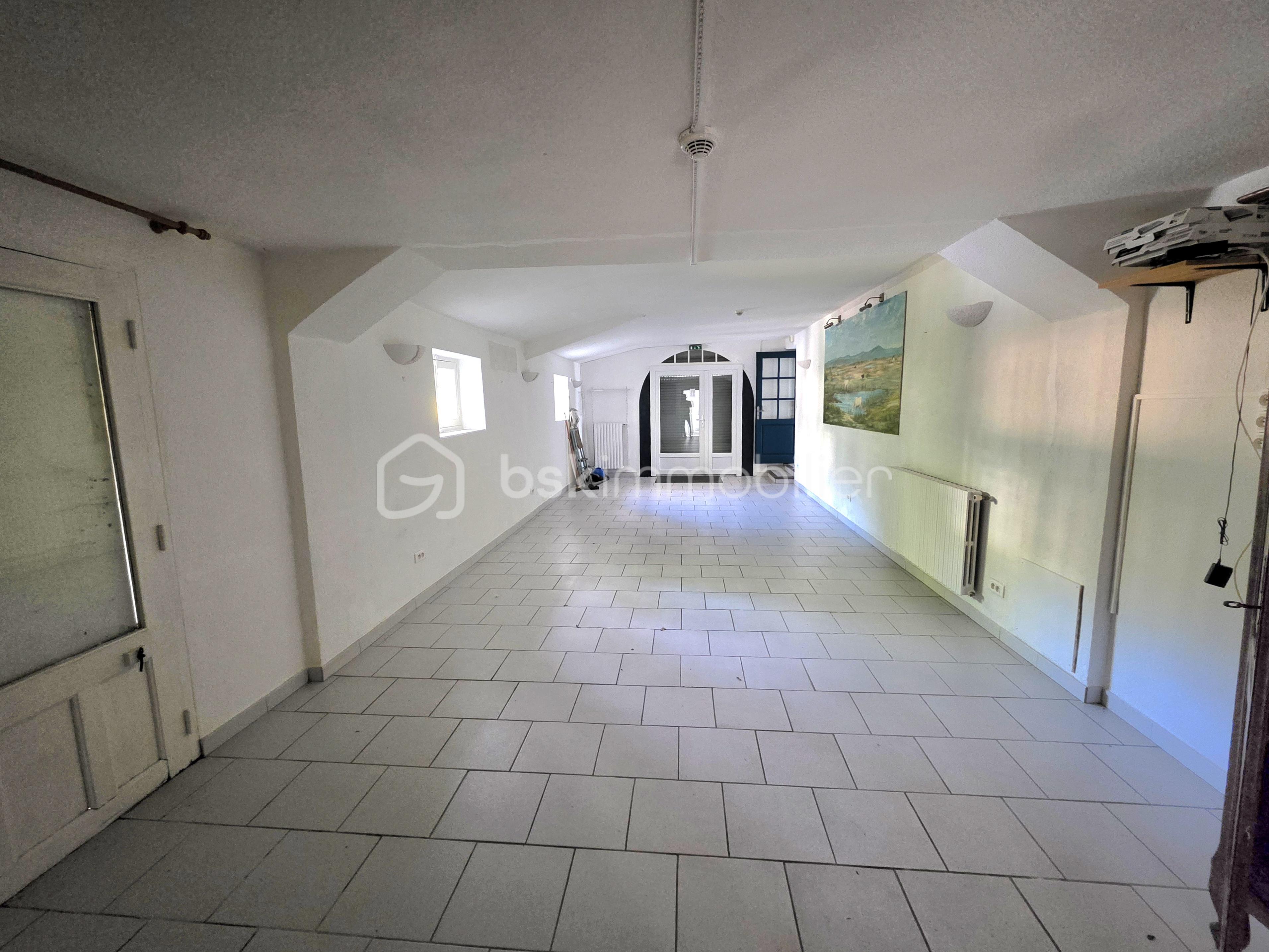 Local d activites de 99 m² - 20251028_142217.jpg