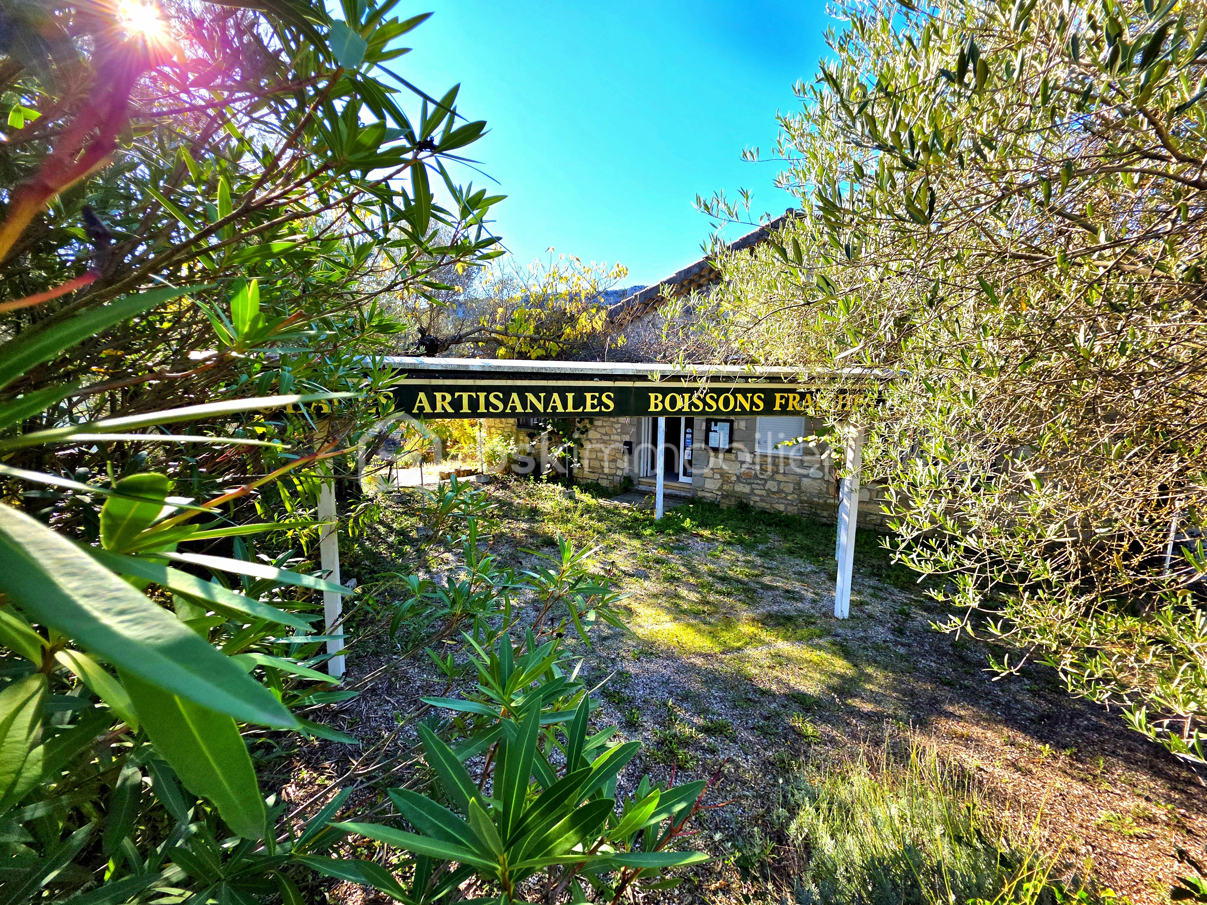 Local d activites de 99 m² - 20251028_142500.jpg