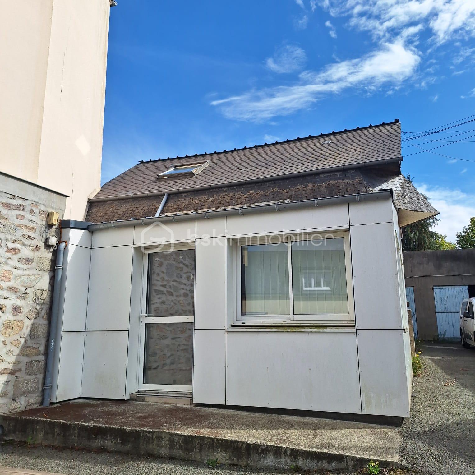 Local d activites de 50 m² - dc072843-9dc2-46b9-91cd-67e4a404c3a1.jpeg