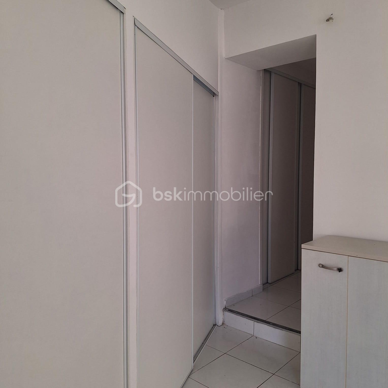 Local d activites de 50 m² - e6f73aed-0f70-4203-9f79-a654e7ae8409.jpeg