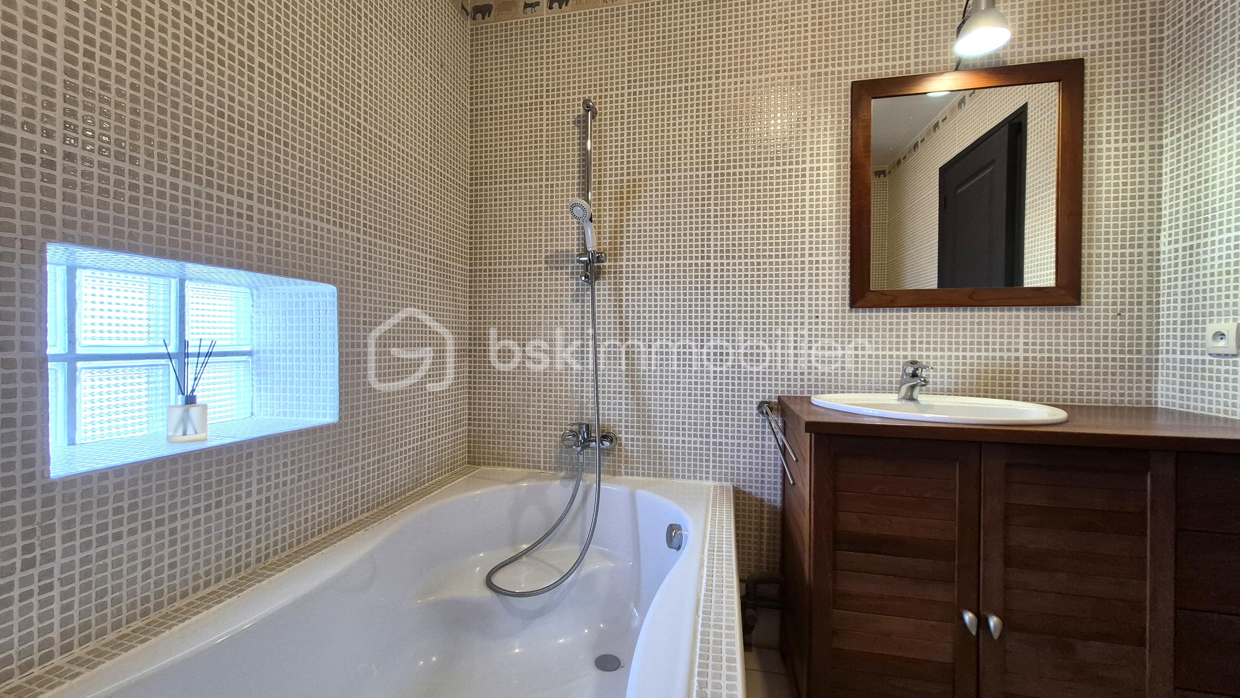 Maison de 155 m² - Salle de bain.jpg