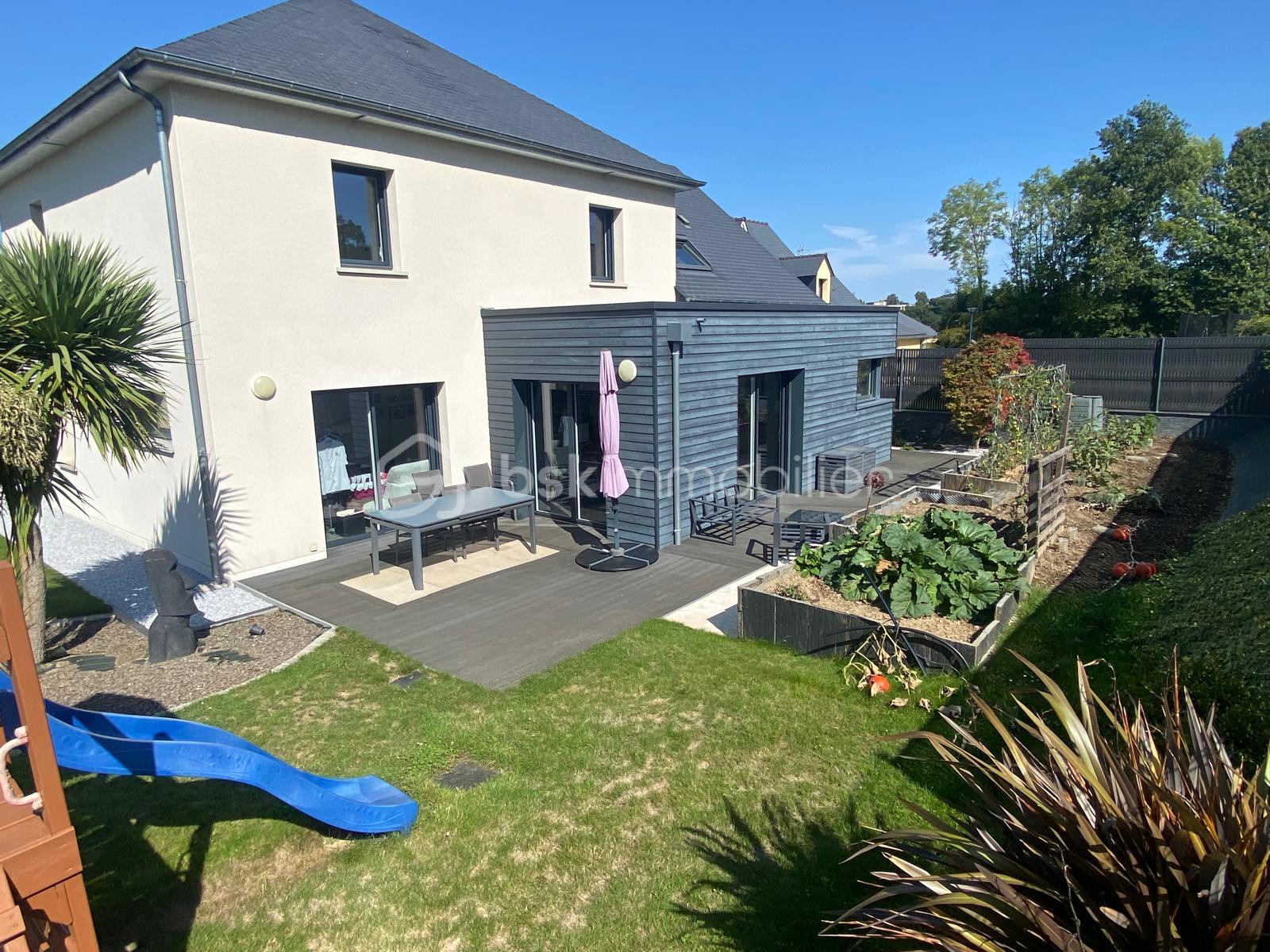 Pavillon de 180 m² - 0d9c2210-25a3-4f2c-9bb9-7ecdb970dfb1.jpeg