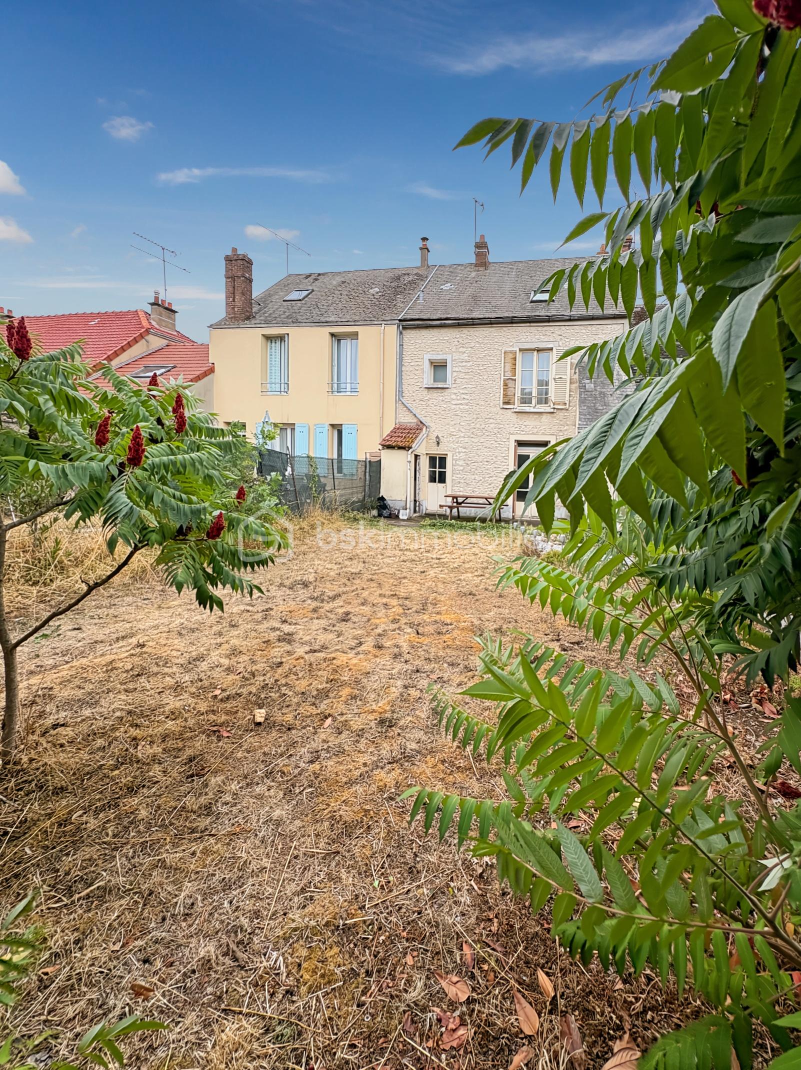 Maison 6 pièces 127 m² · à Pussay · 127 m² · 220 000 €
