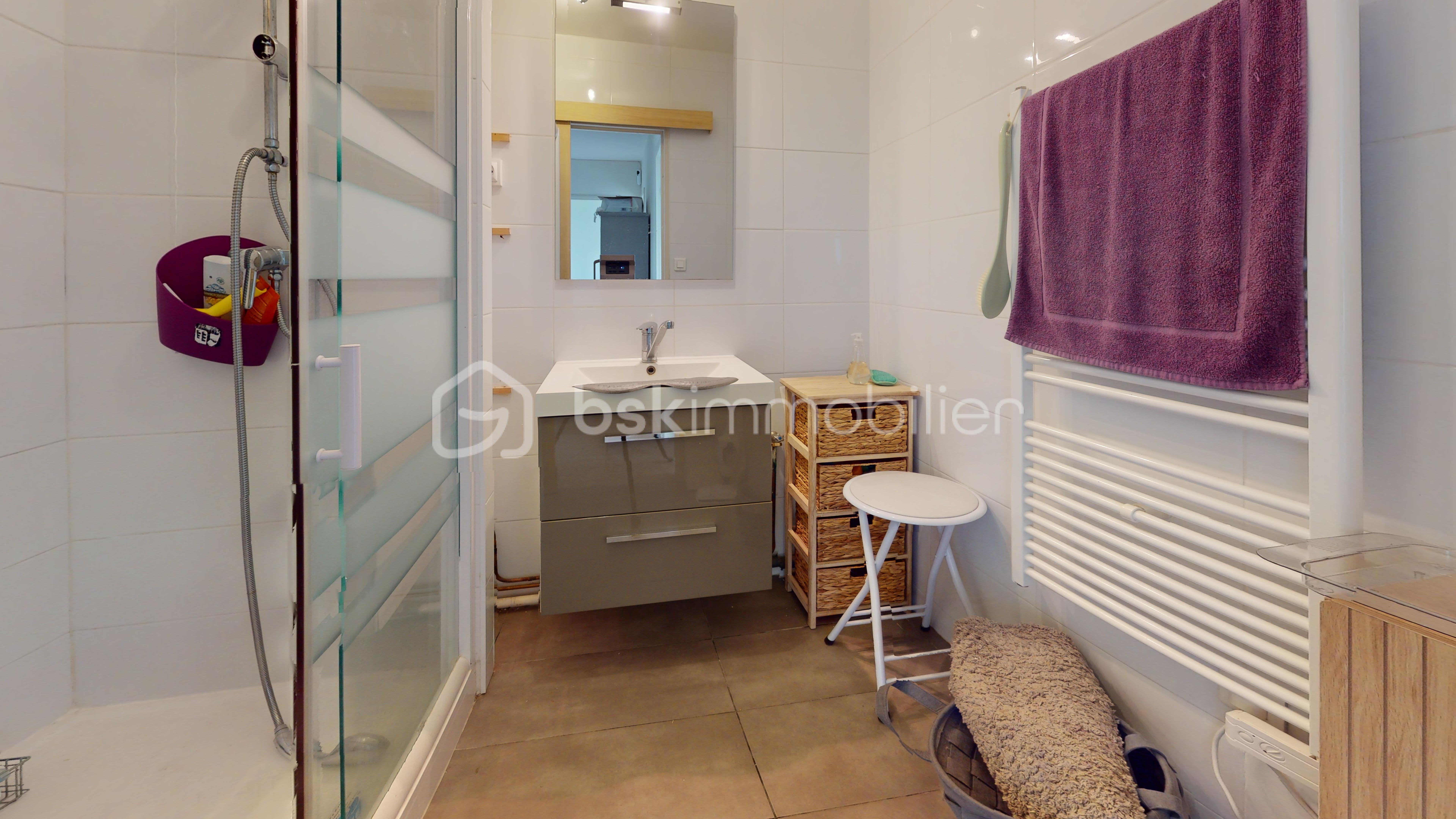 Appartement-3p-3eme-etage-Bathroom.jpg